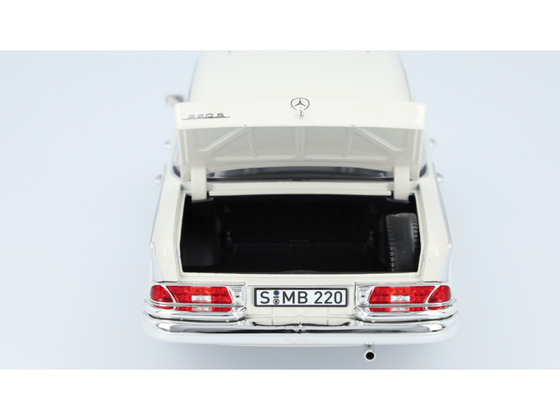 220 S W 111 (1959-1965) weißgrau, Norev, 1:18 220 S W 111 (1959-1965) weißgrau, Norev, 1:18