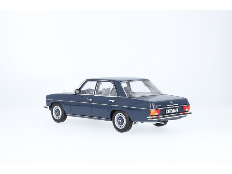 200 W 114/W 115 (1968-1973), Limousine mitternachtsblau, Norev, 1:18 200 W 114/W 115 (1968-1973), Limousine mitternachtsblau, Norev, 1:18