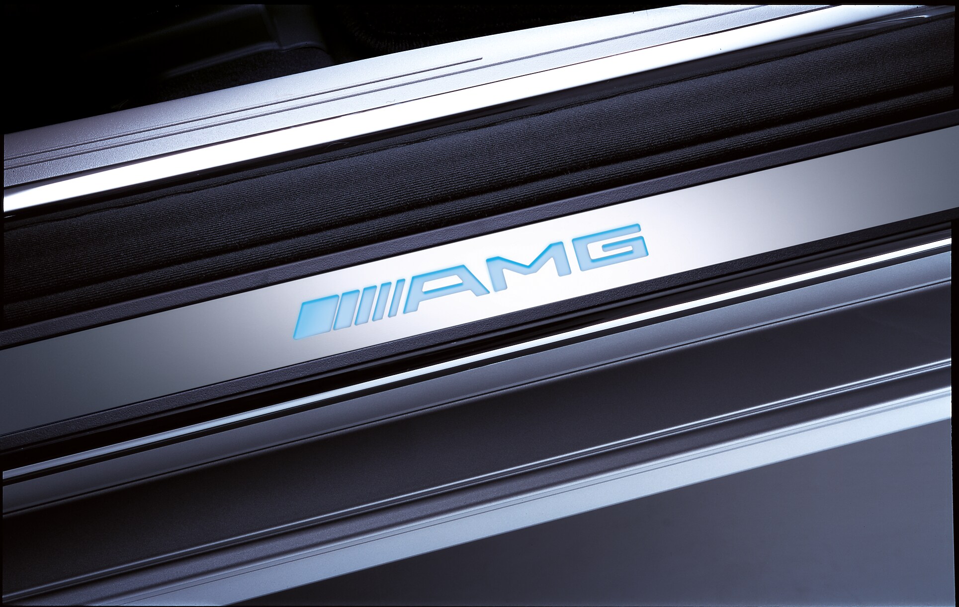 AMG Einstiegsleisten, 4-fach, blau beleuchtet