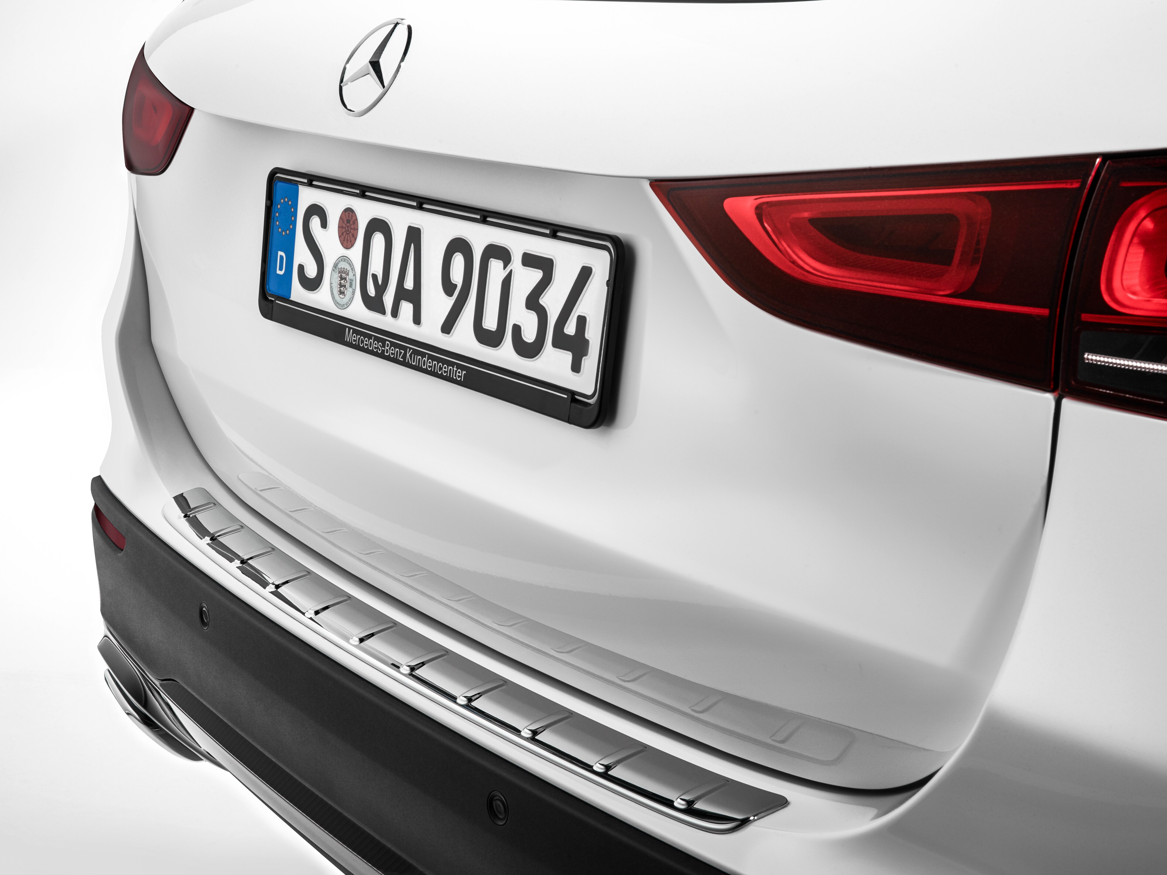 Mercedes-Benz - Ladekantenschutz verchromt EQA BR H243 (02/21- heute) / GLA BR H247 (04/20 - heute)