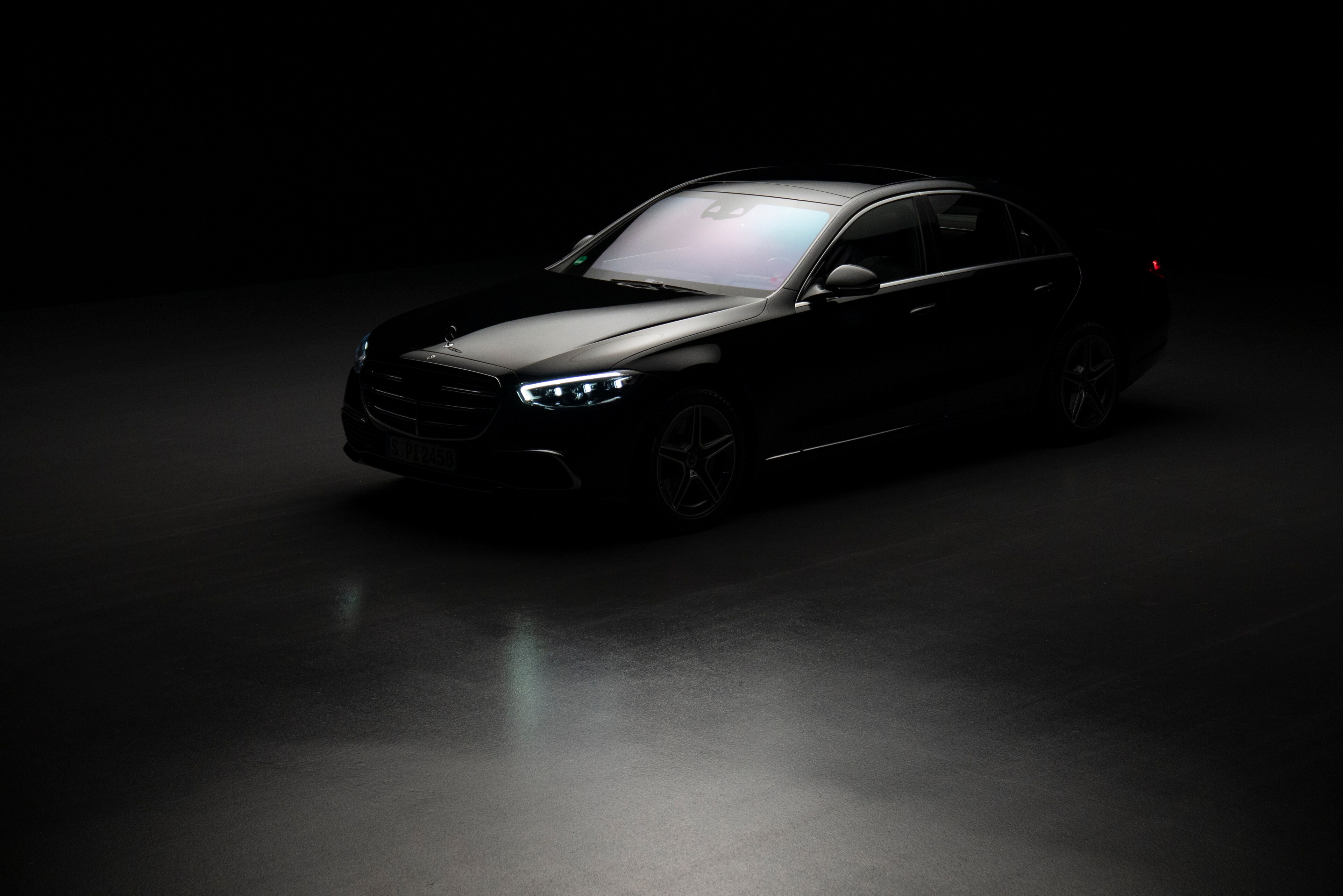 Mercedes-Benz - LCD projector LCD projector