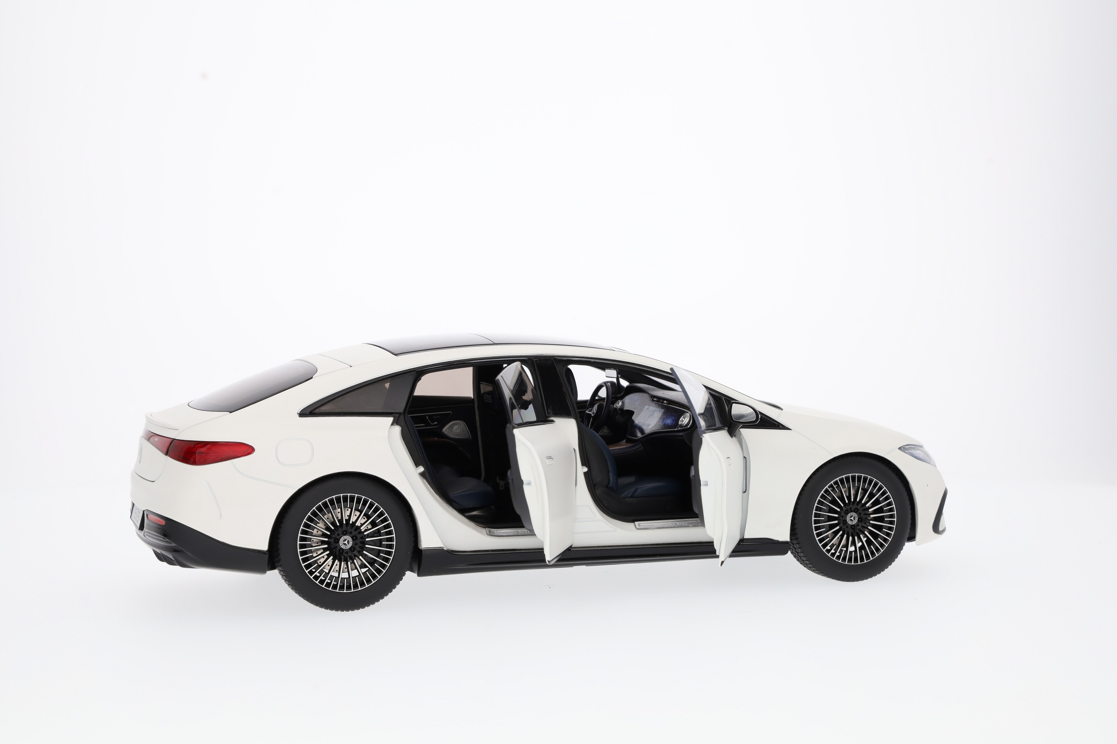 Mercedes-Benz - EQS, Limousine, V297, MANUFAKTUR opalithweiß bright