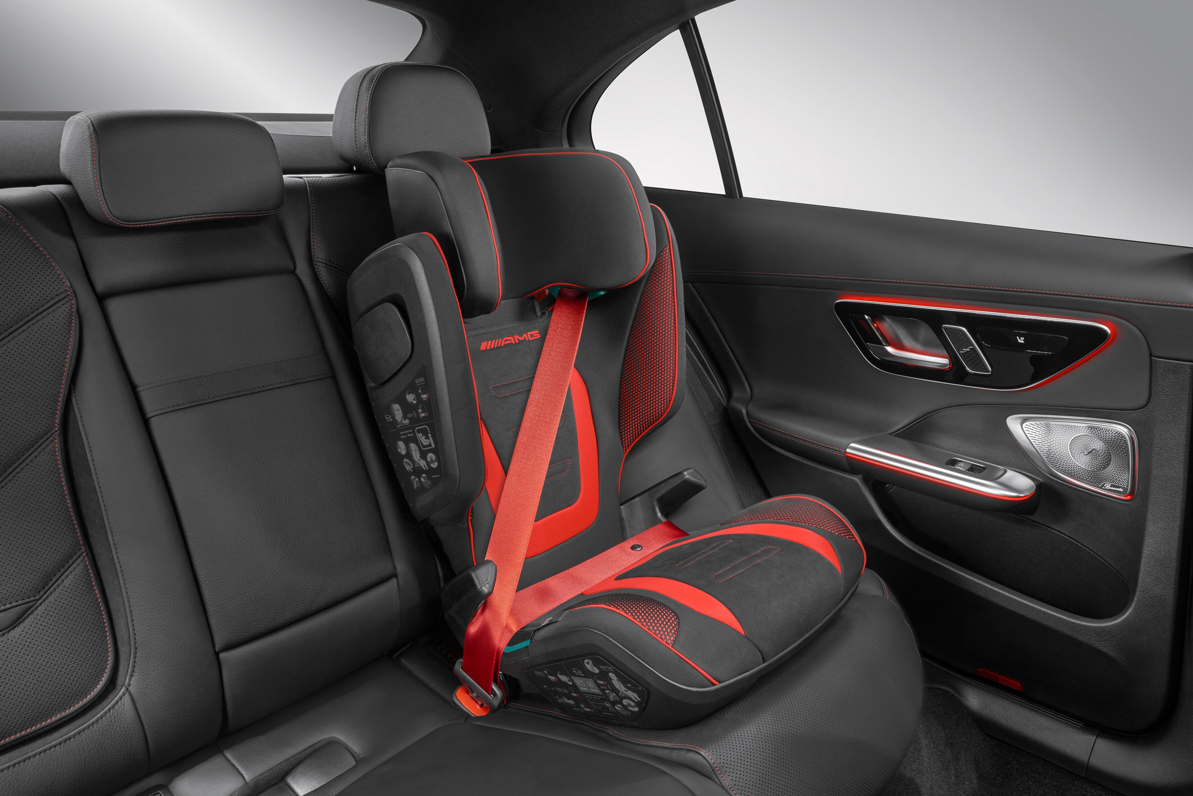 AMG Kindersitz KIDFIX, M i-SIZE schwarz / rot