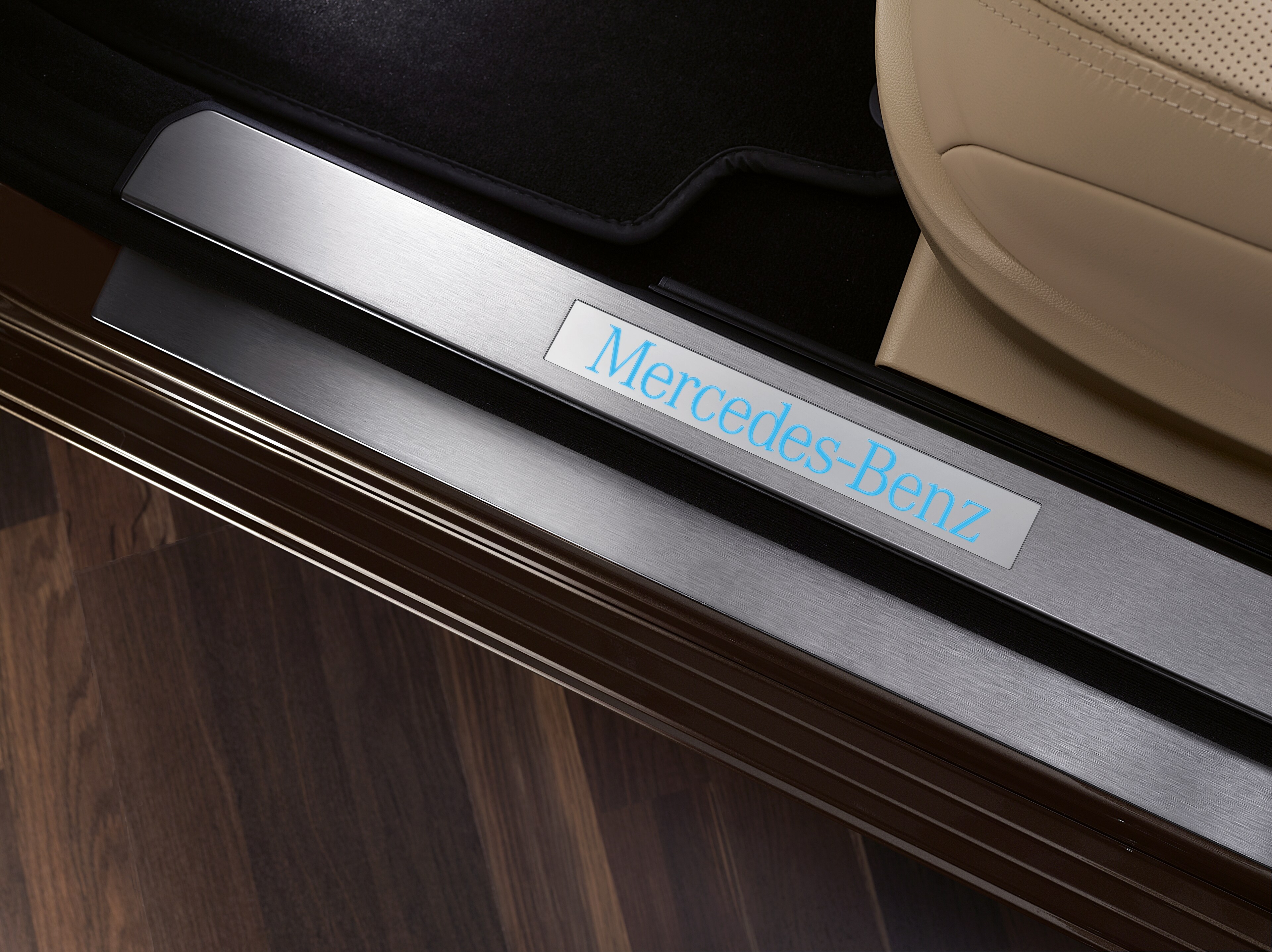 Mercedes-Benz - Einstiegsschiene, 4-fach beleuchtet Einstiegsschiene, 4-fach beleuchtet