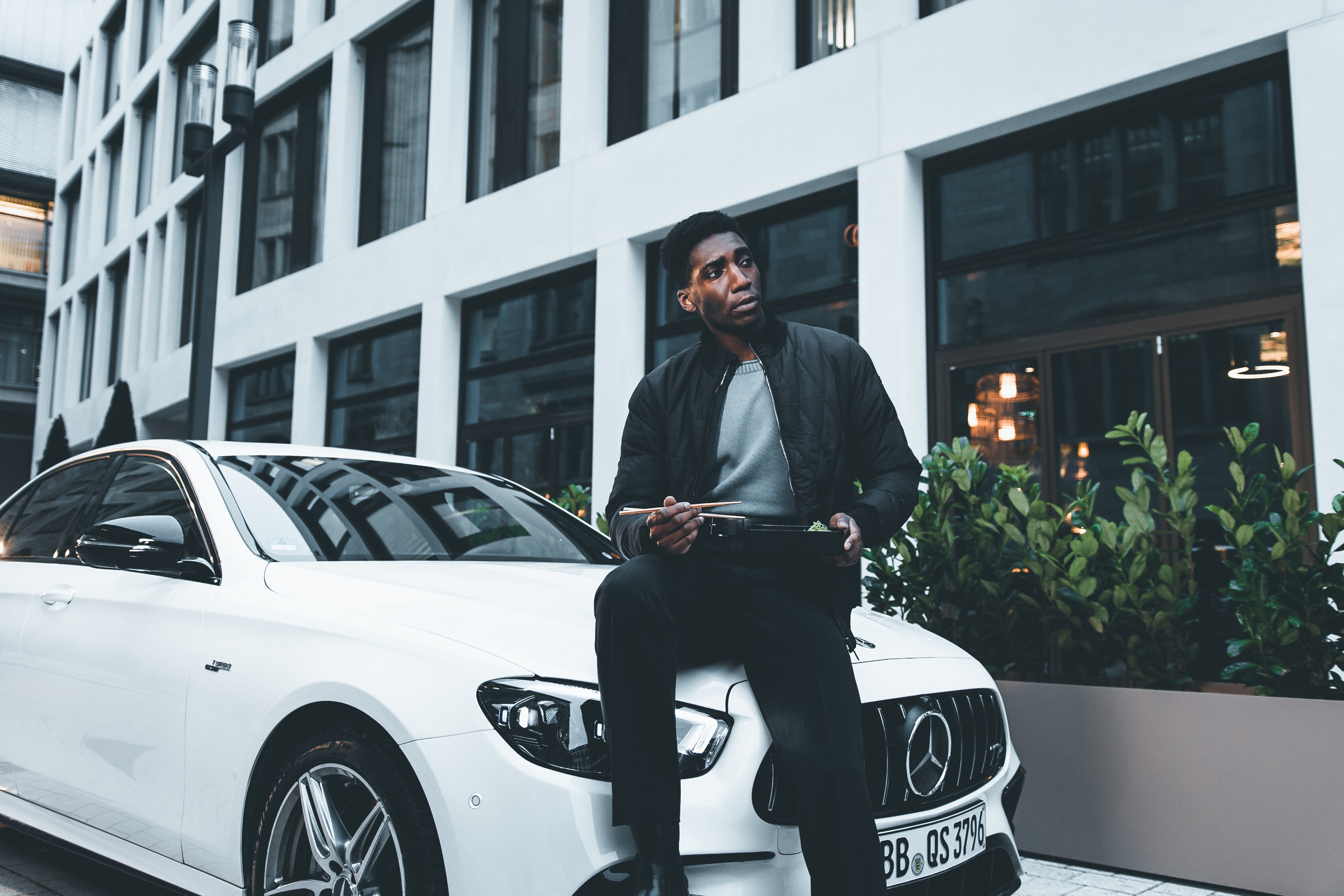 Mercedes-Benz - High Resolution High Resolution