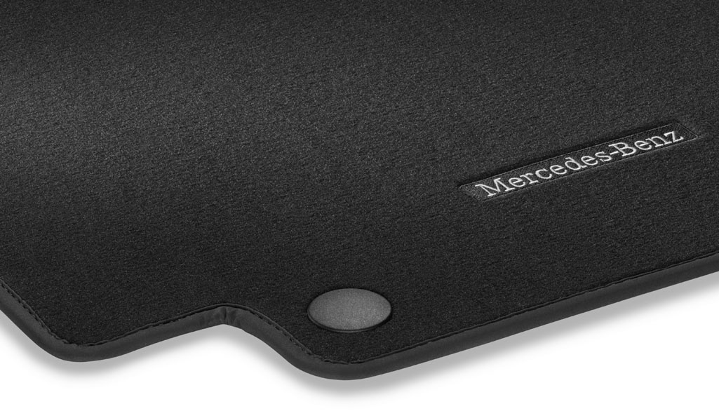 Mercedes-Benz - FUSSMATTE Teilenummer A20568007049J74 A20568007049J74