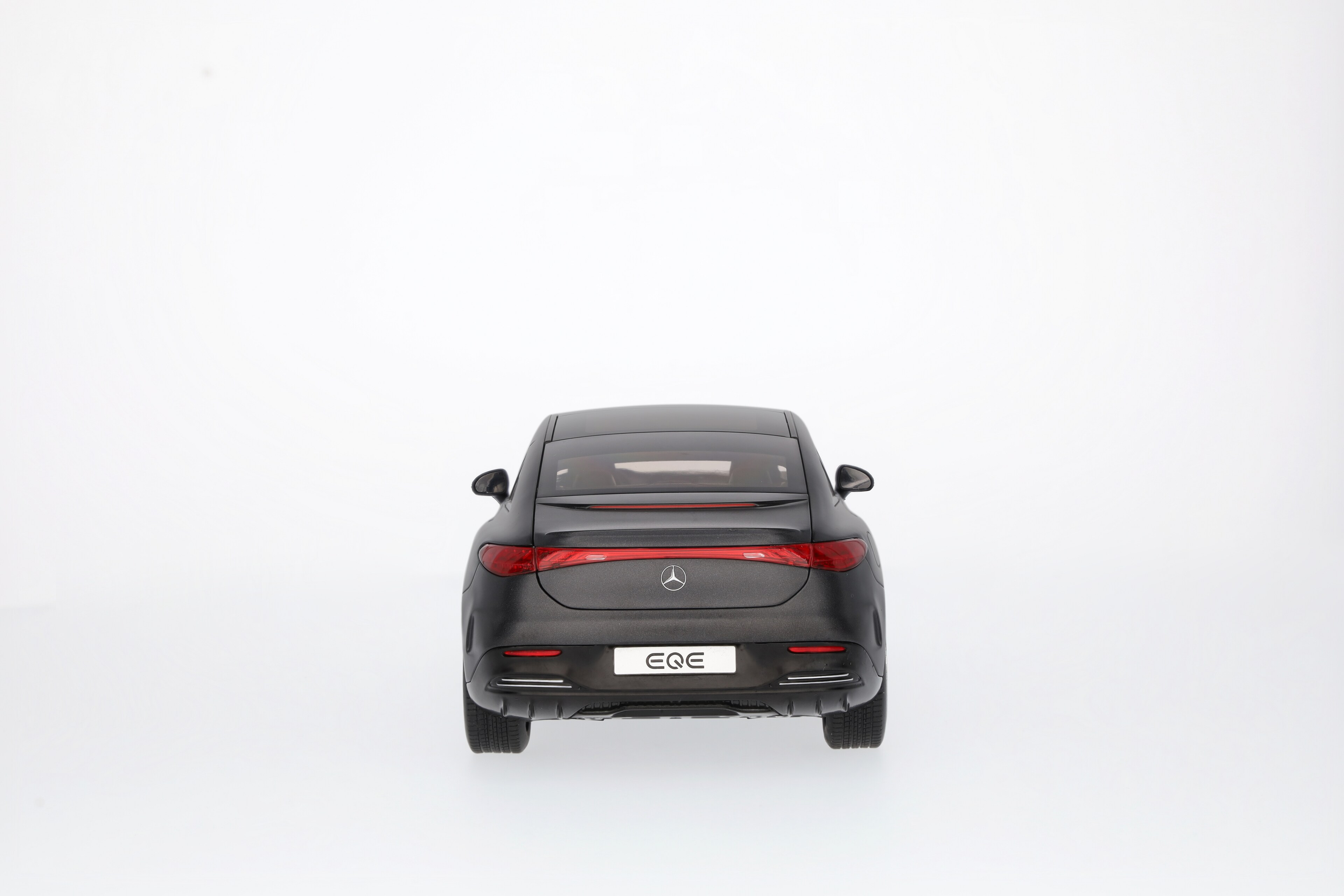 EQE, Limousine, AMG Line, V295 MANUFAKTUR graphitgrau magno, NZG, 1:18