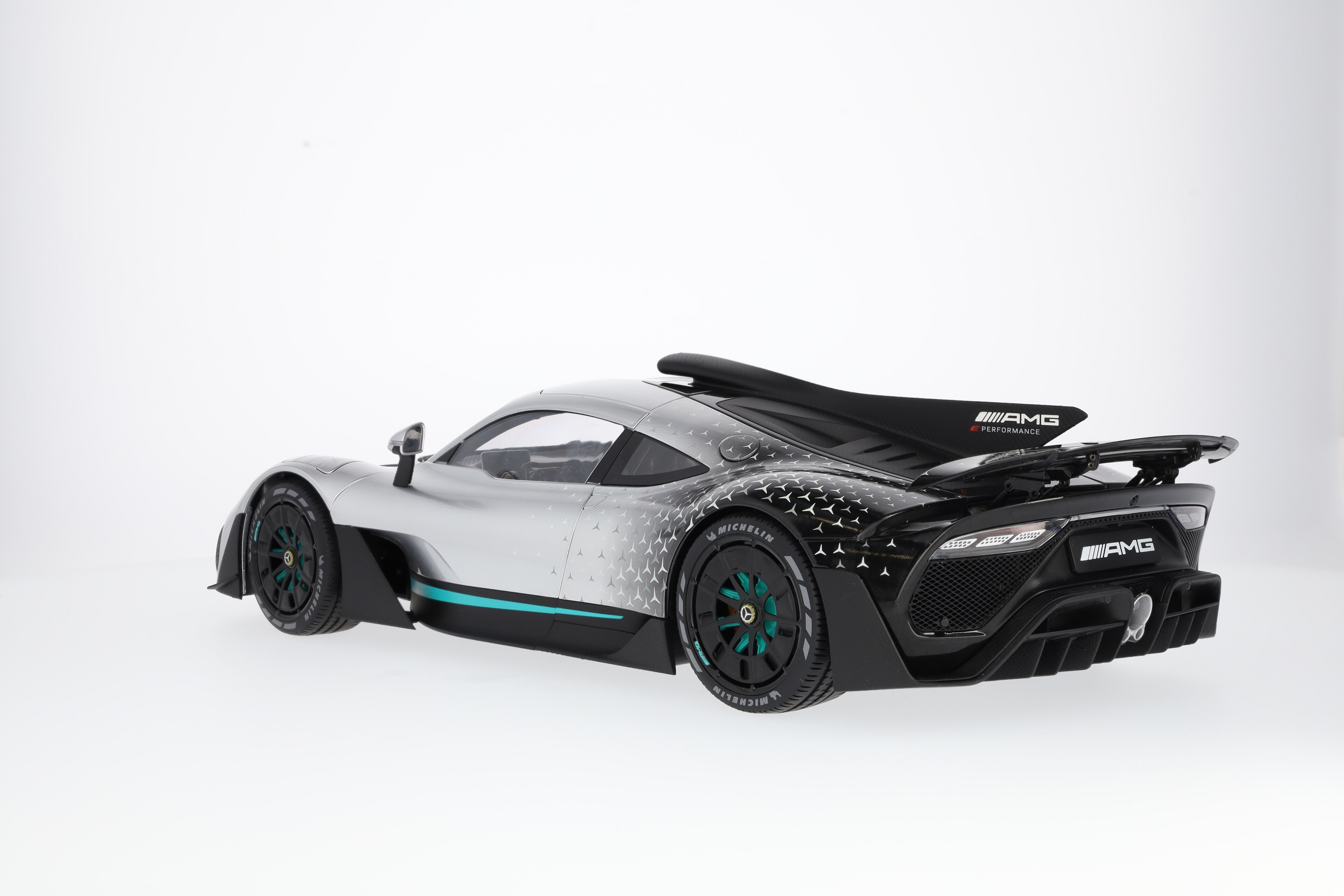 Mercedes-AMG ONE, C298, silberfarben, NZG, 1:12