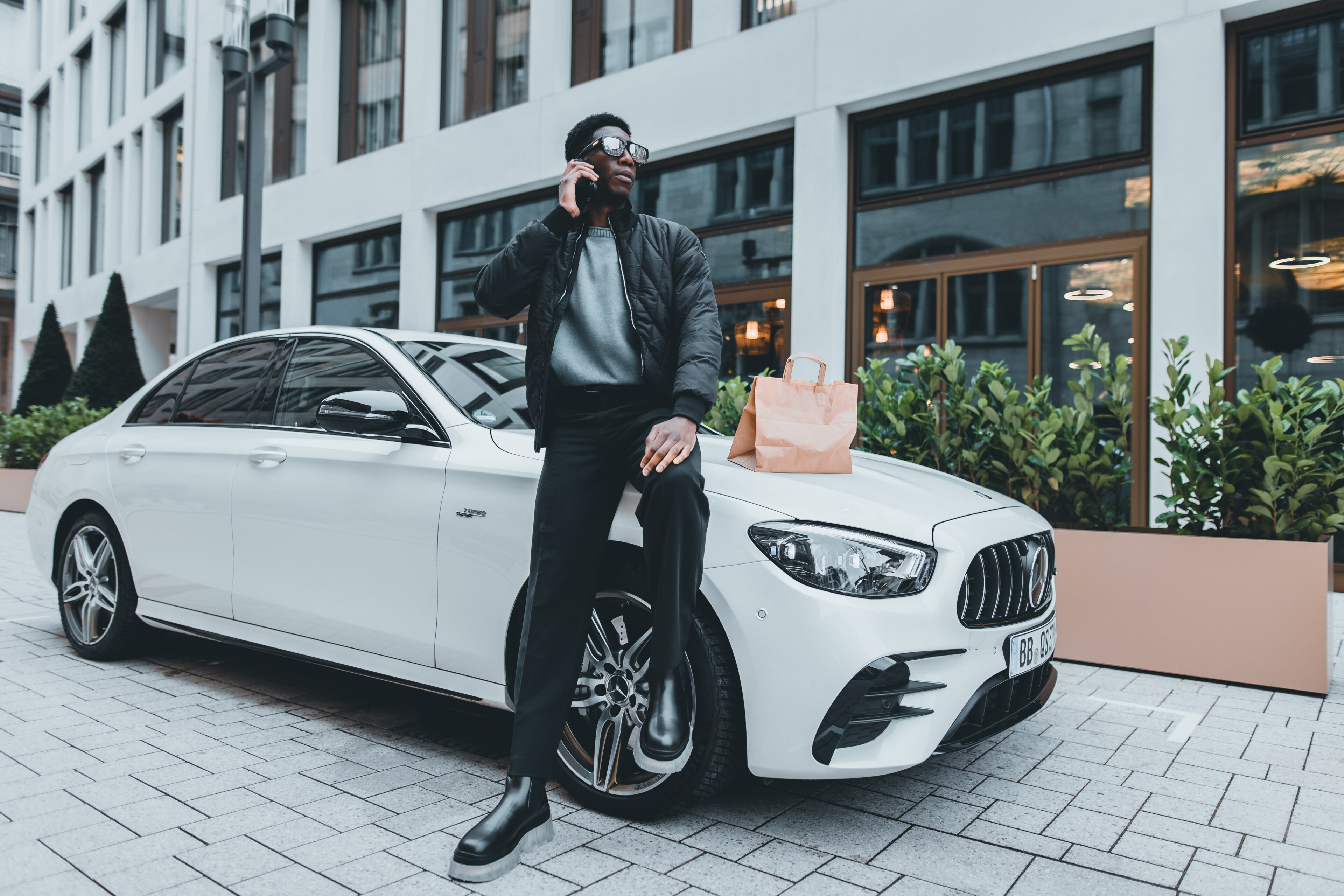 Mercedes-Benz - High Resolution High Resolution