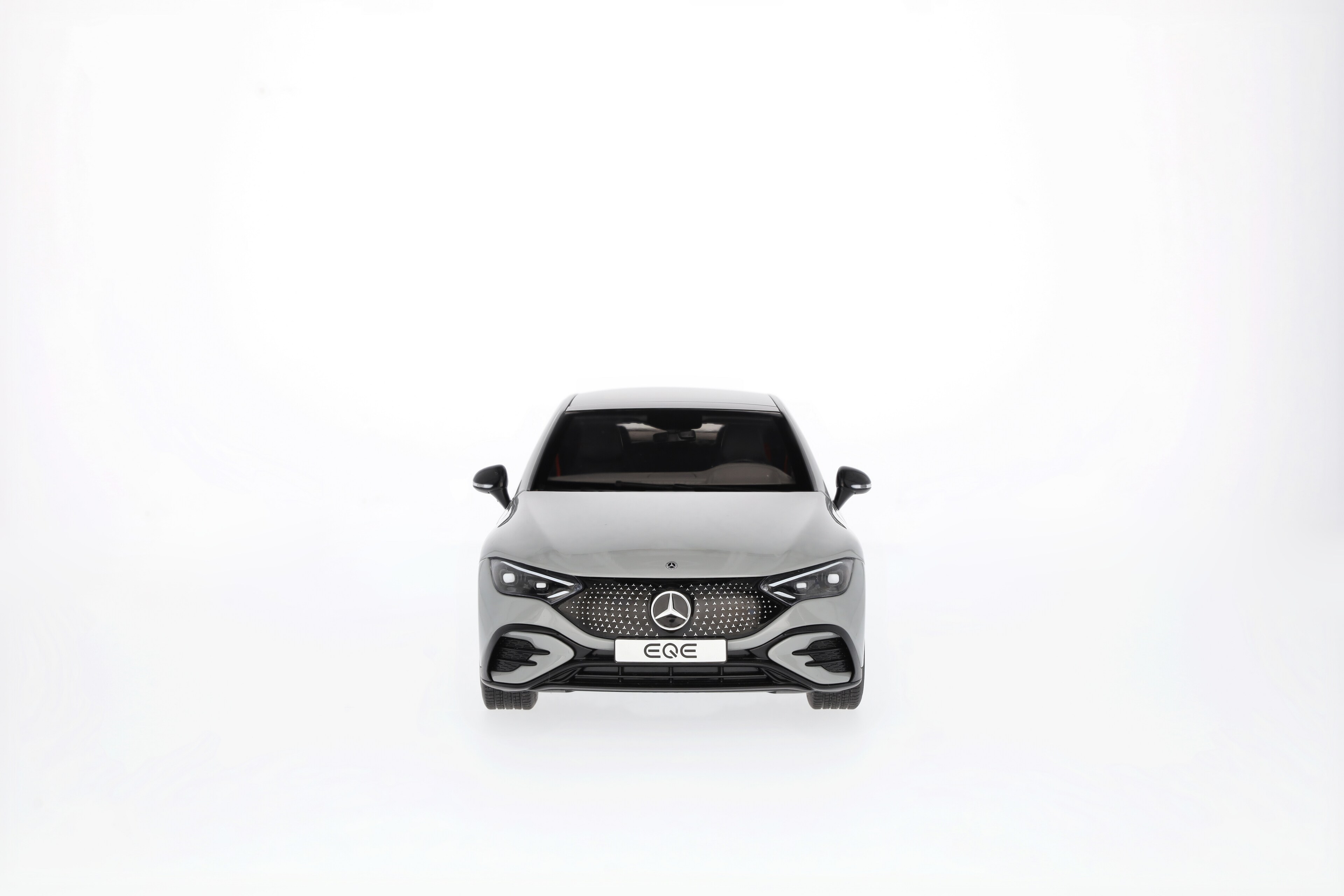 EQE, Limousine, AMG Line, V295 MANUFAKTUR alpingrau uni, NZG, 1:18