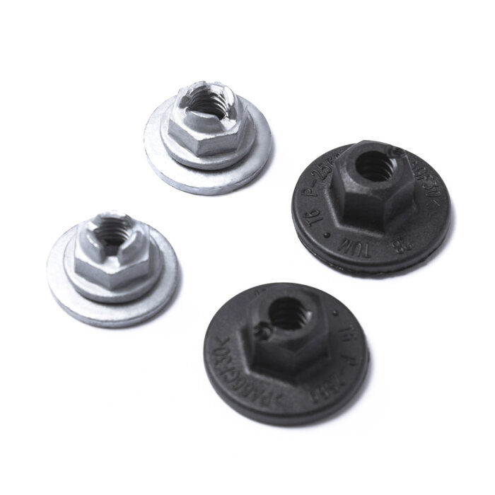 Mercedes-Benz - TEILESATZ TRITTBRETT Teilenummer A2535200600 A2535200600