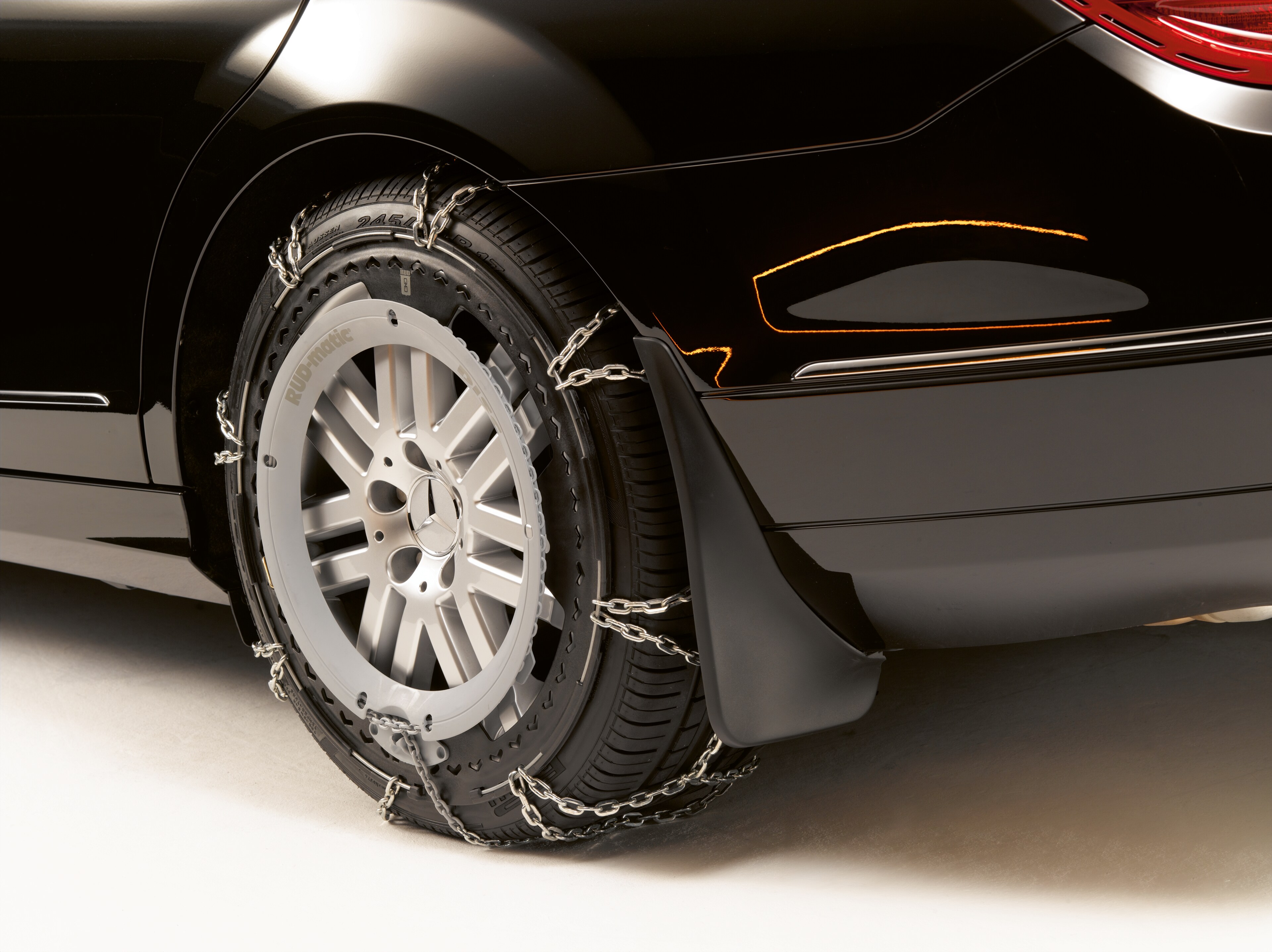 Mercedes-Benz - Scmutzfänger und Schneekette Scmutzfänger und Schneekette