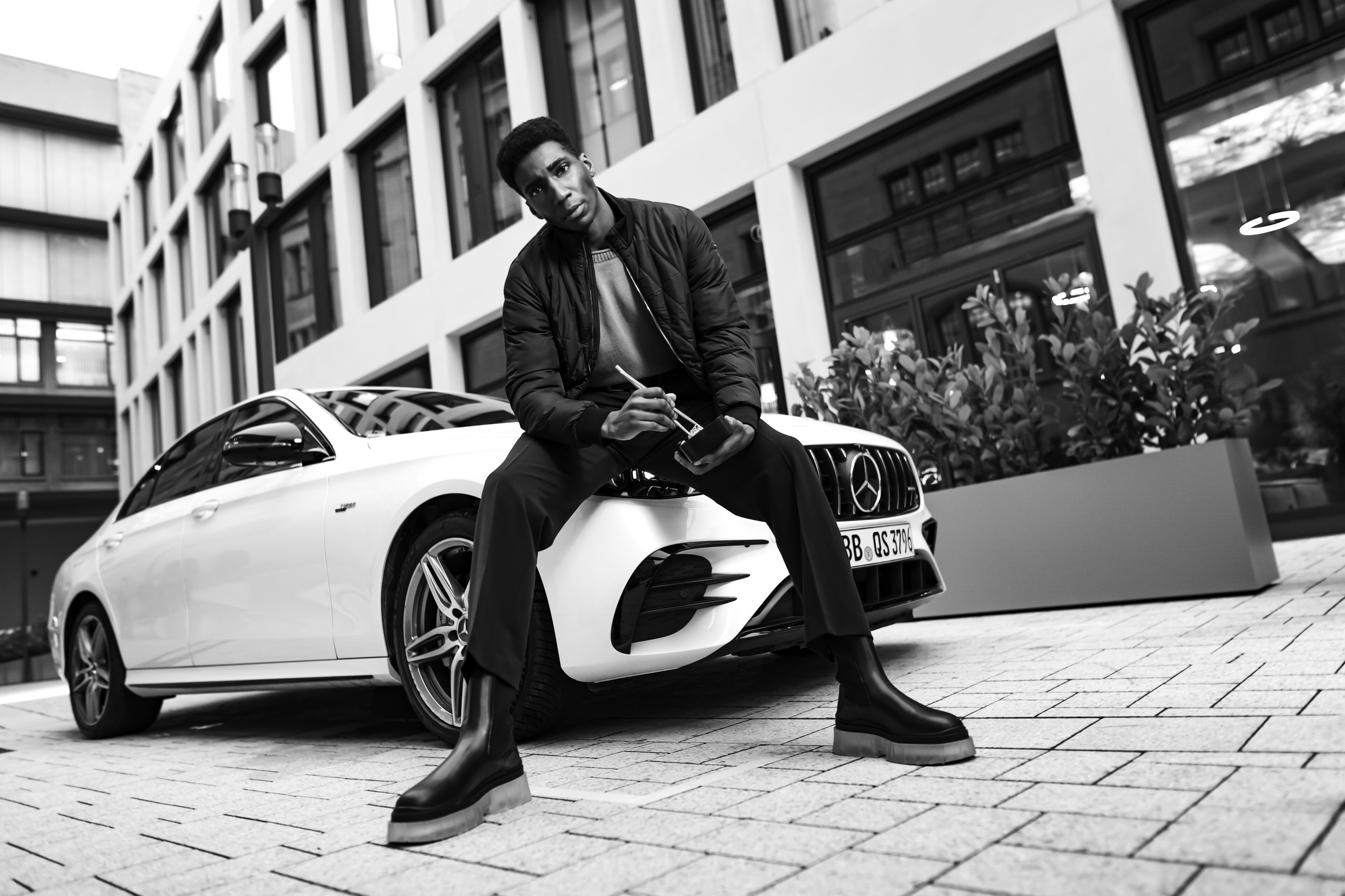 Mercedes-Benz - High resolution  High resolution