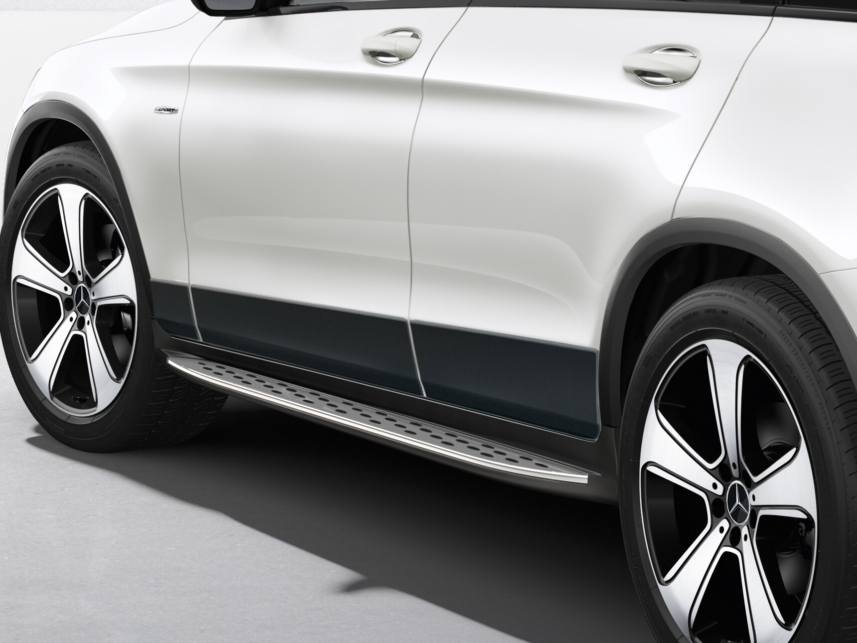 Mercedes-Benz - Trittbrett, in Aluminiumoptik mit Gumminoppen Trittbrett, in Aluminiumoptik mit Gumminoppen