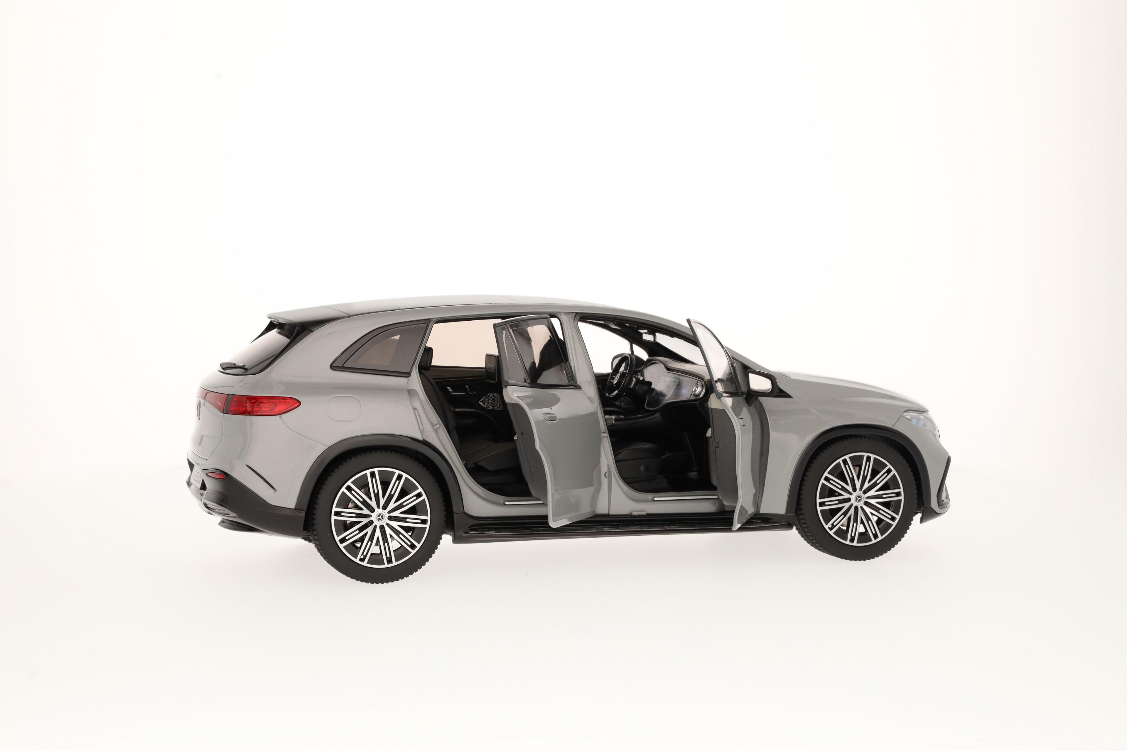 EQS SUV, AMG Line, X296 MANUFAKTUR alpingrau uni, NZG, 1:18