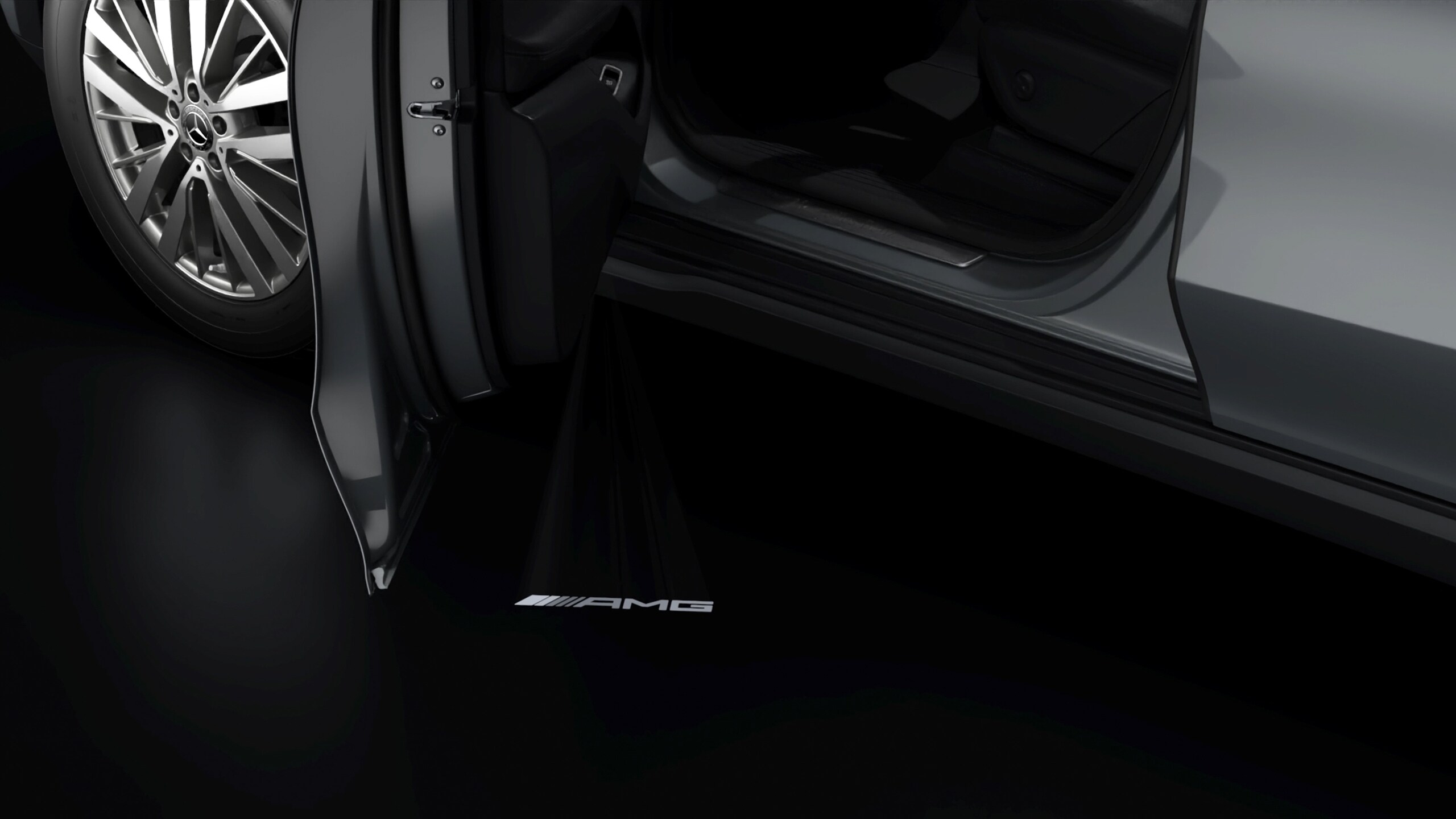 Mercedes-Benz - LCD-Projektor, mit animiertem AMG Pattern