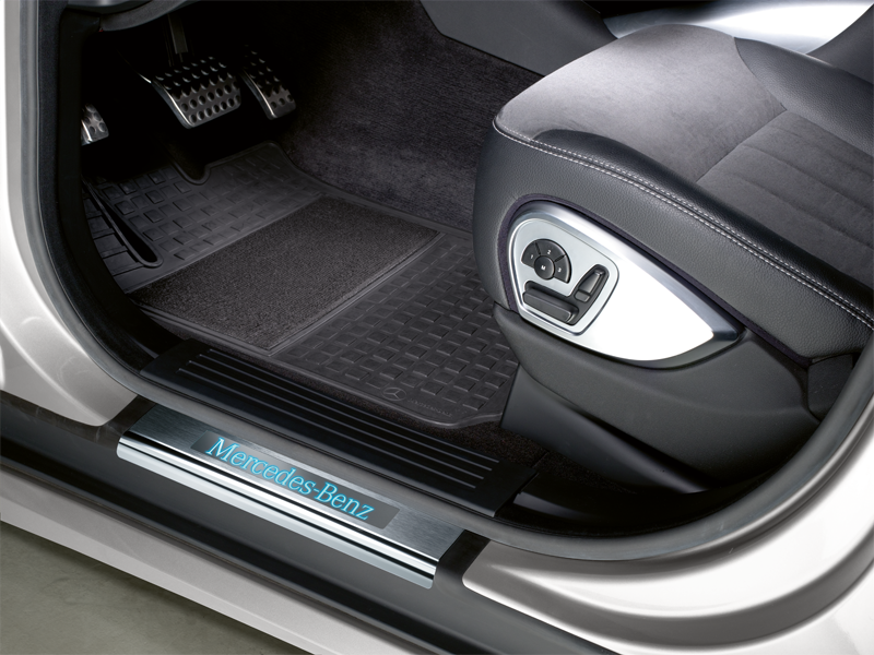 Mercedes-Benz - EINSTIEGSCHIEN Teilenummer B66890118 B66890118