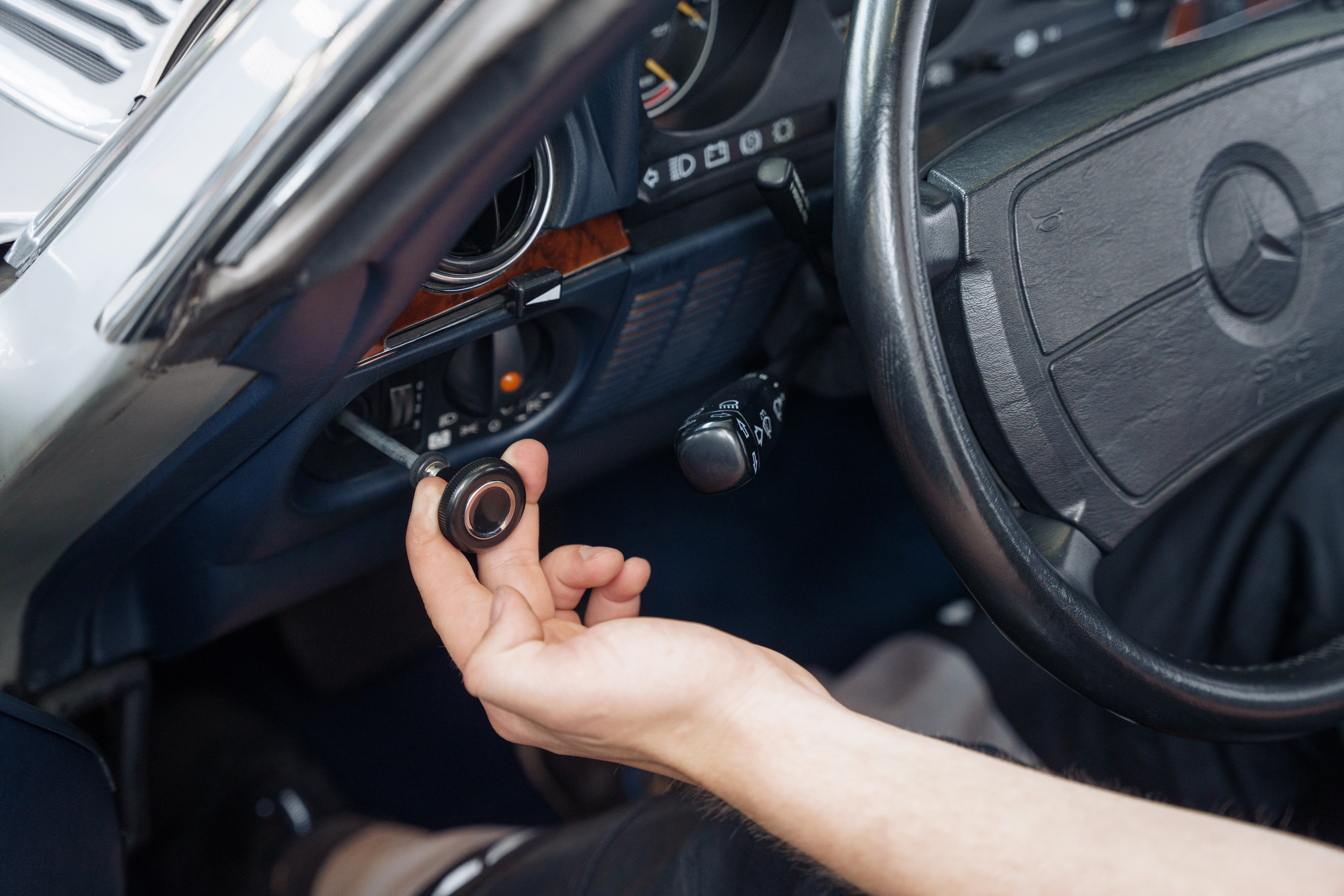 Zugknopf für Feststellbremse der Baureihen 107, 114, 115, 116 Zugknopf für Feststellbremse der Baureihen 107, 114, 115, 116