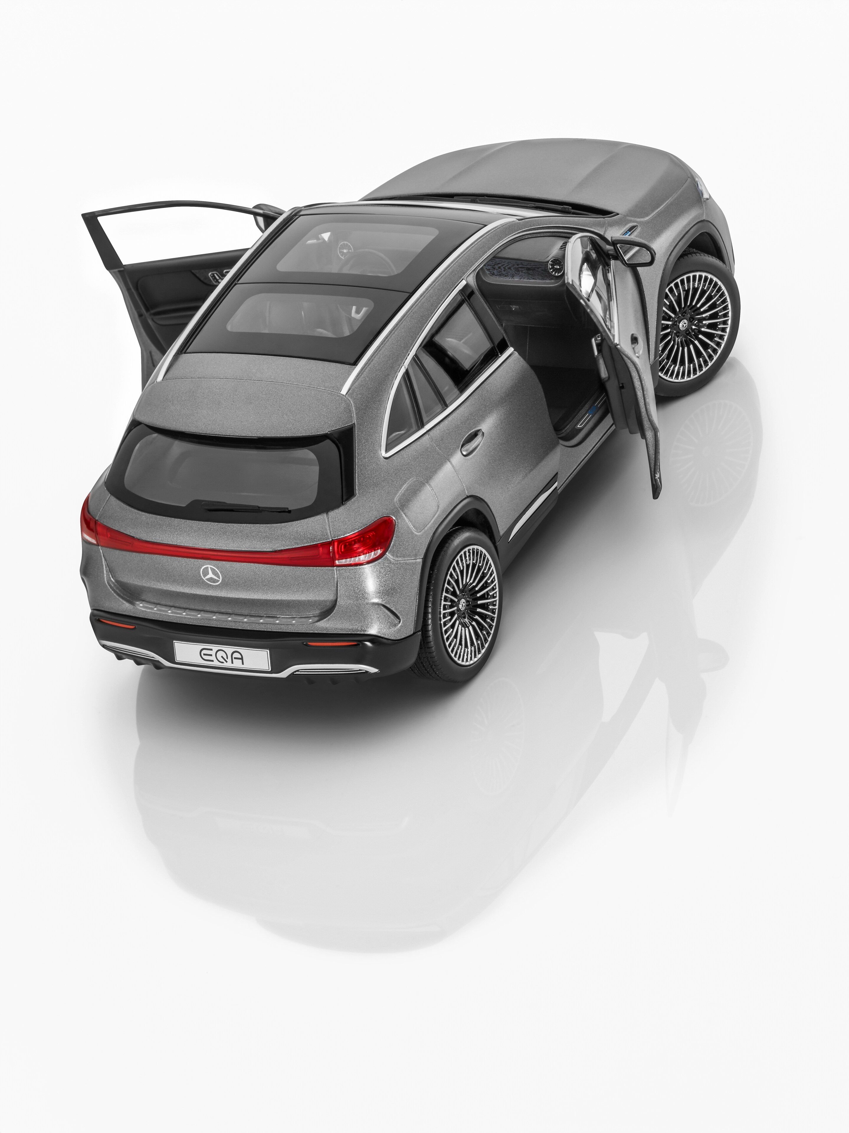 EQA, Offroader, AMG Line, H243 designo mountaingrau magno, NZG, 1:18