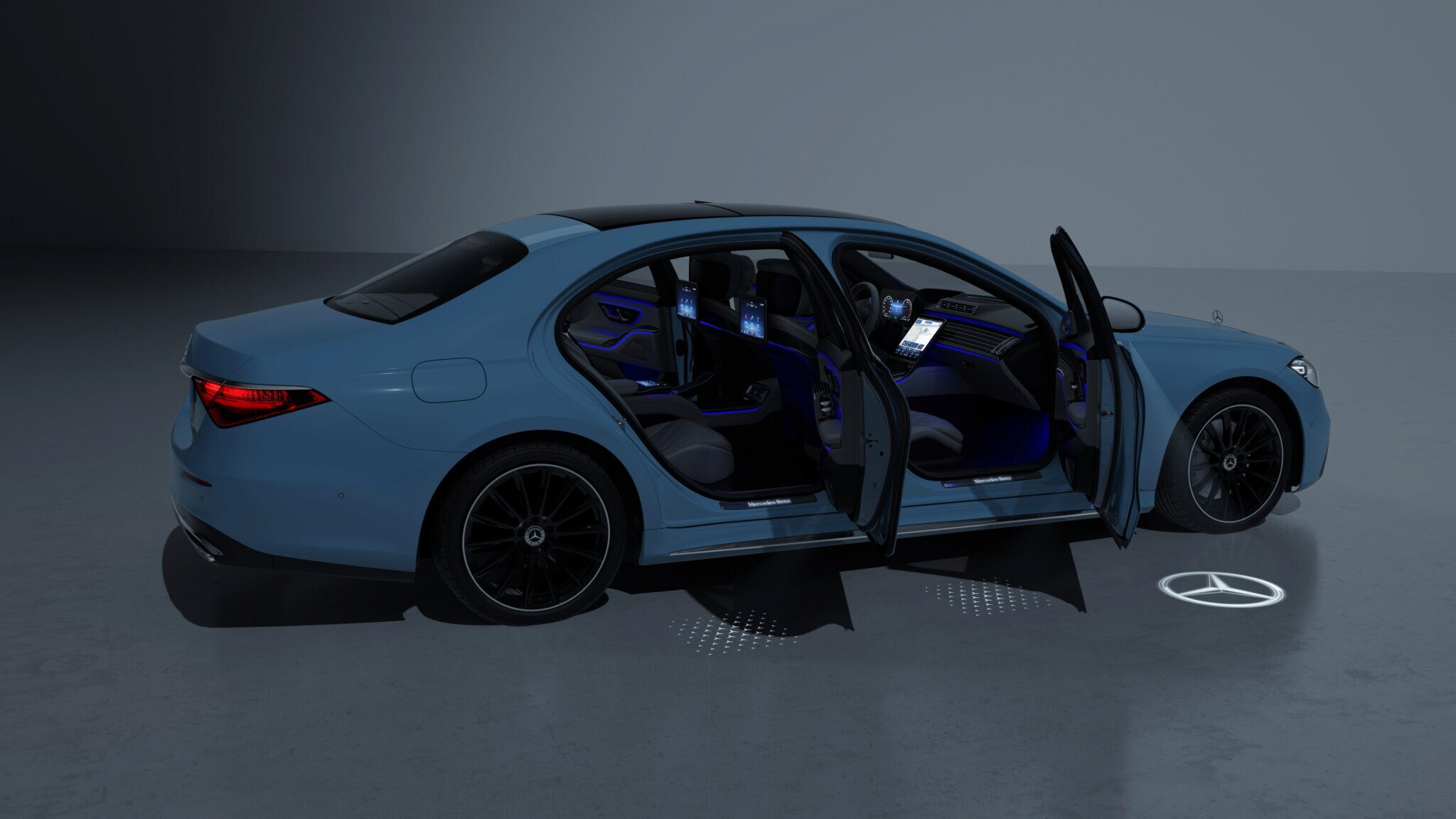 Mercedes-Benz - LCD-Projektor, mit animiertem Mercedes-Benz Pattern