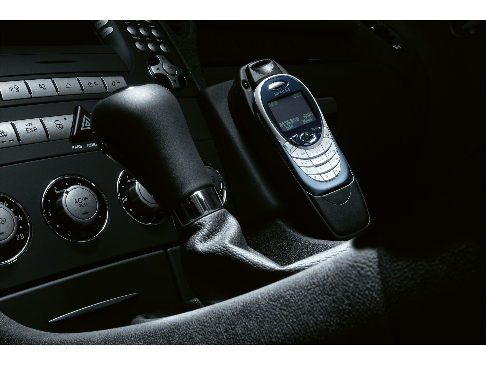 Mercedes-Benz - Telefonkonsolen Telefonkonsolen