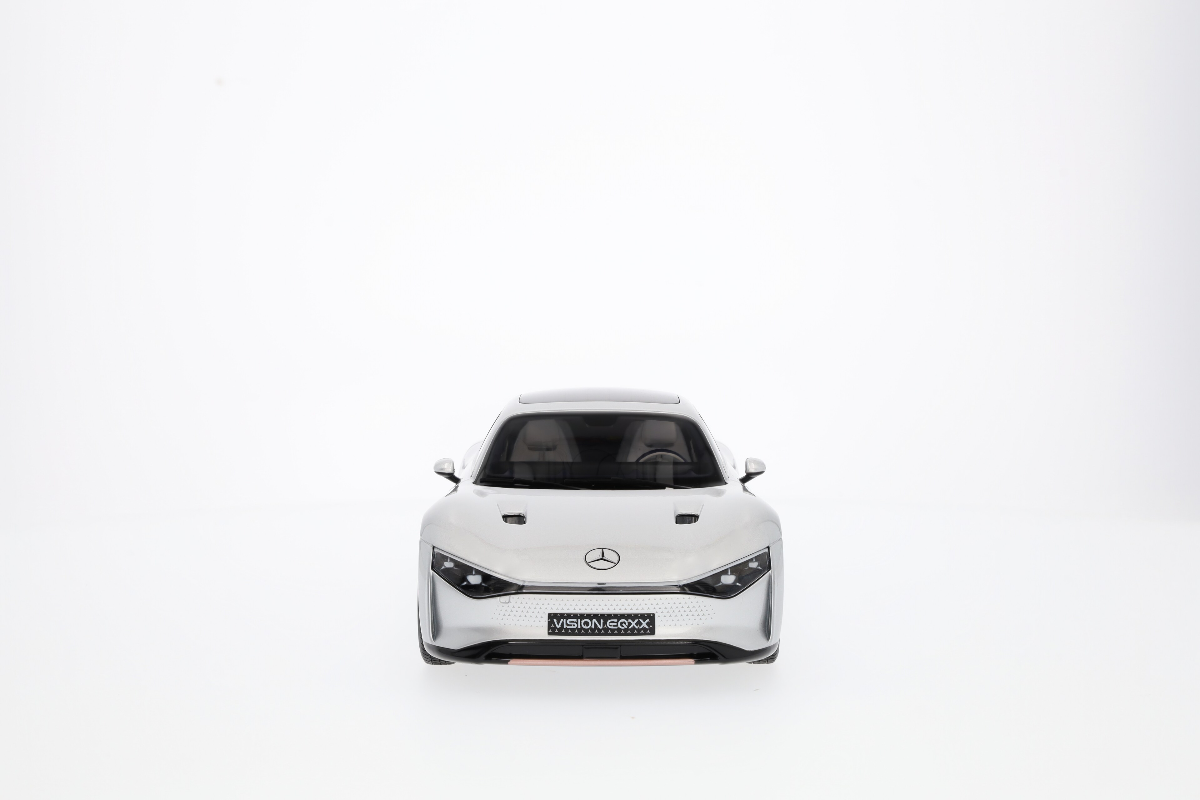Mercedes-Benz -  Vision EQXX, Showcar silber alubeam, NZG, 1:18