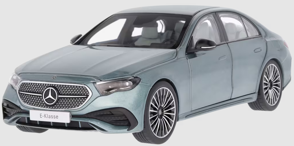 E-Klasse, Limousine, AMG Line, W214 verdesilber, 1:18 E-Klasse, Limousine, AMG Line, W214 verdesilber, 1:18
