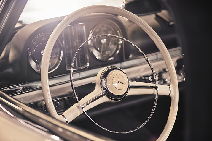 Mercedes-Benz - FIRMENZEICHEN Teilenummer A1874600244 A1874600244