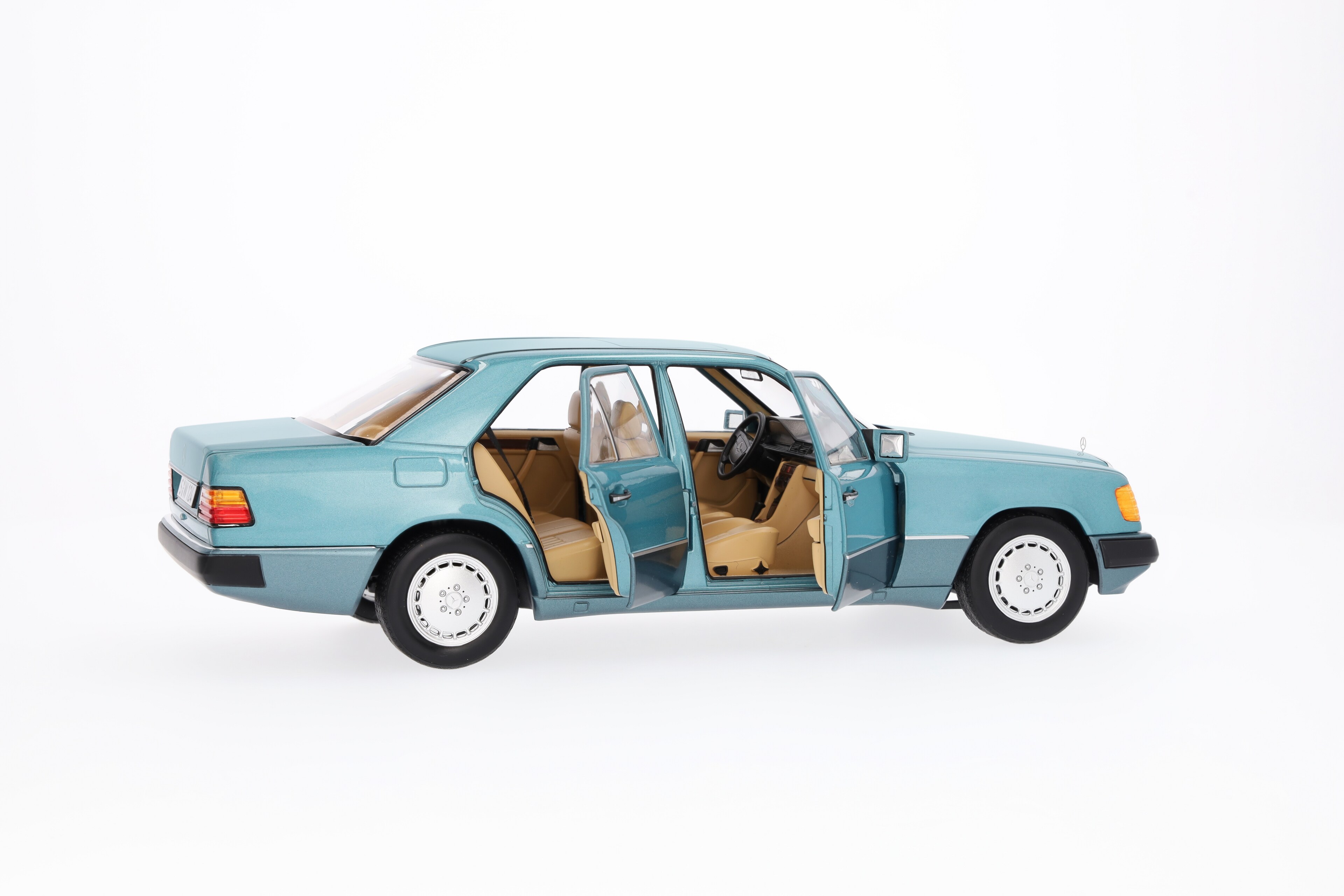 230 E W 124 (1989-1993), Limousine Beryll, 1:18