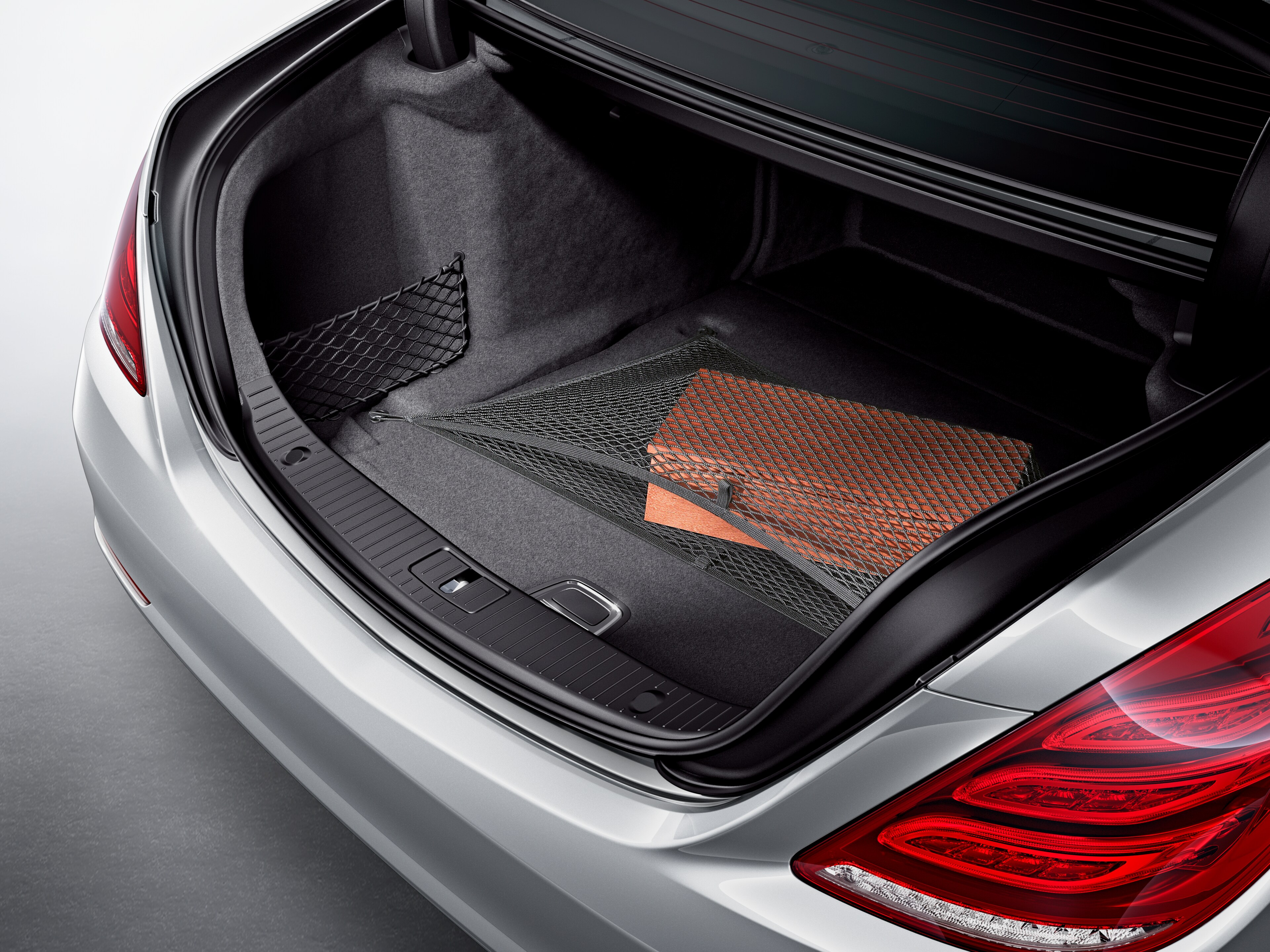 Gepäcknetz, Kofferraumboden