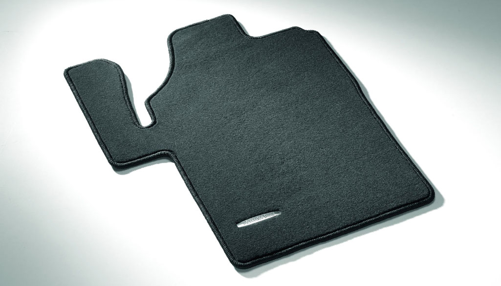 Mercedes-Benz - VELOURSMATTE Teilenummer B66560833 B66560833