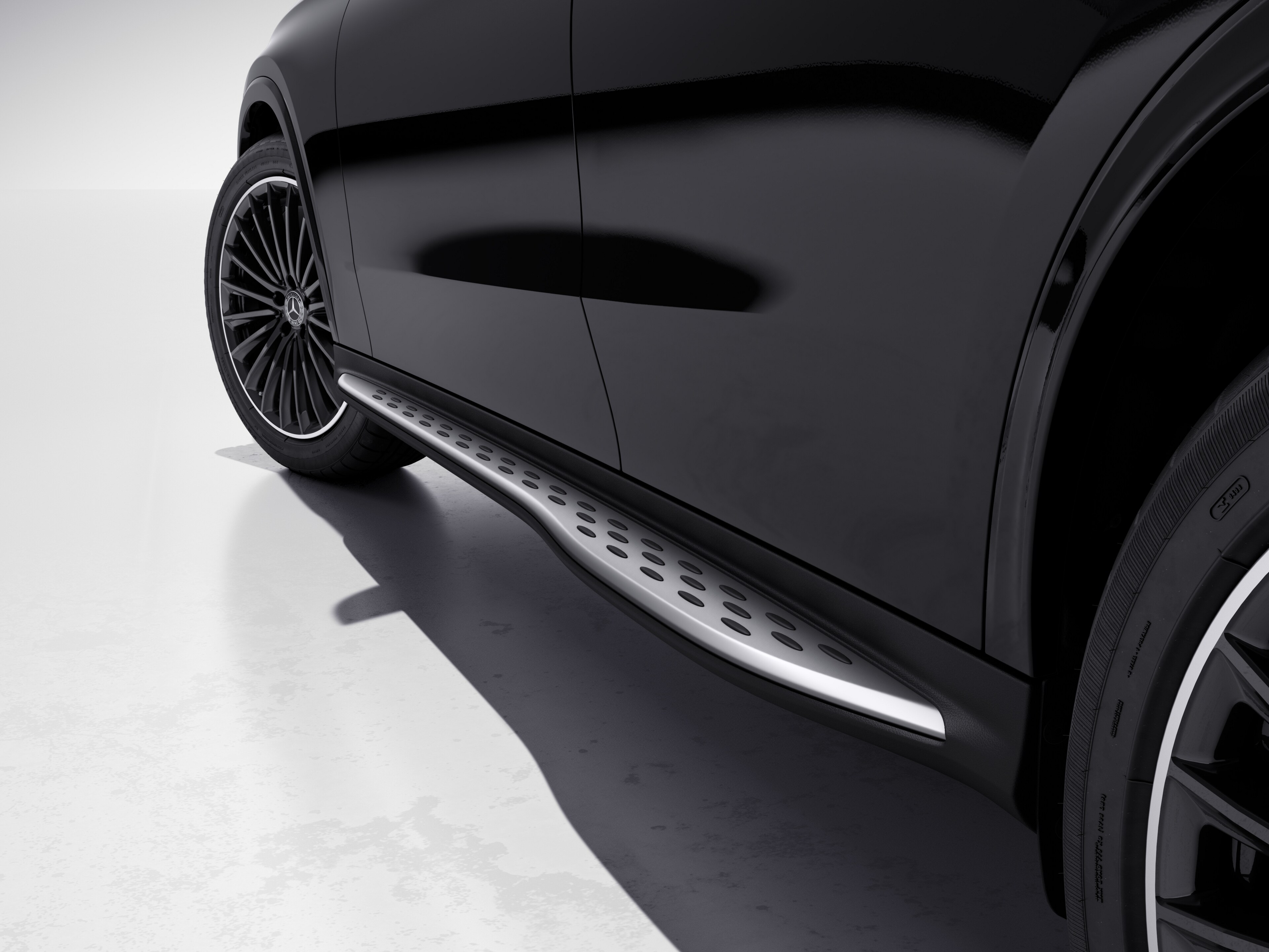 Mercedes-Benz - Trittbrett, Aluminiumoptik mit Gumminoppen, schwarz-silber, GLC C254/ X254