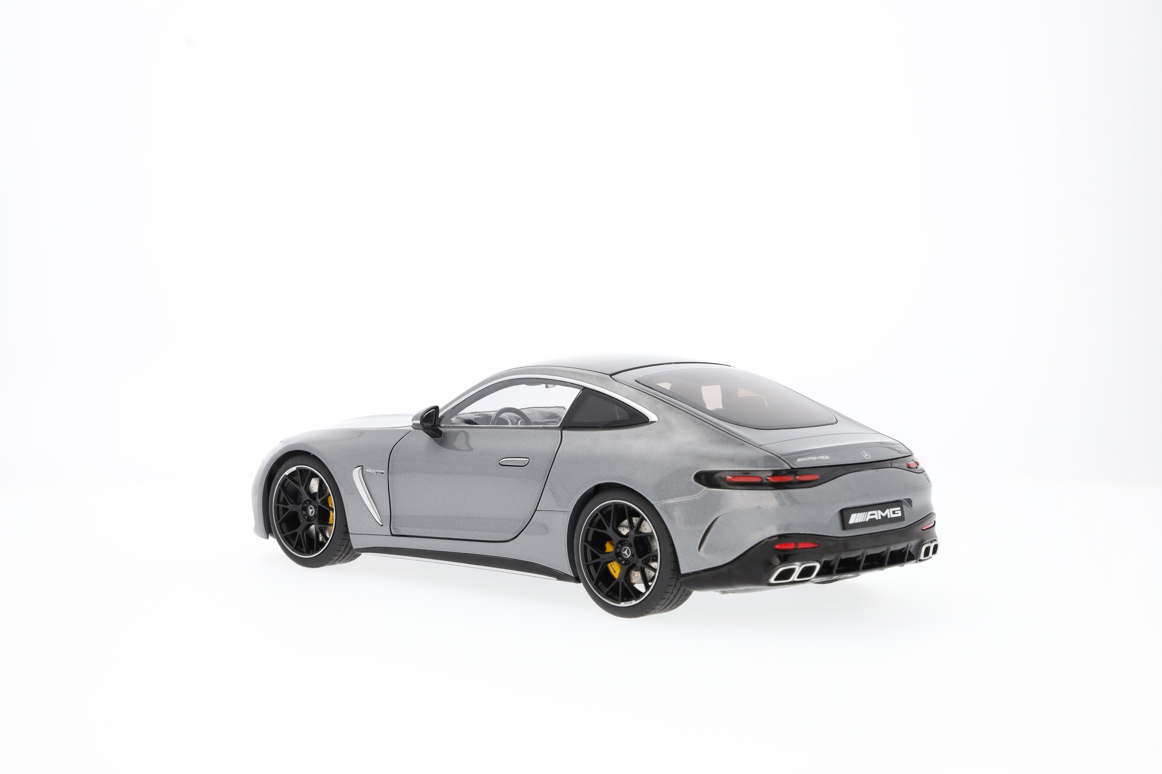 Mercedes-Benz -  Mercedes-AMG GT 63, C192 selenitgrau, 1:18