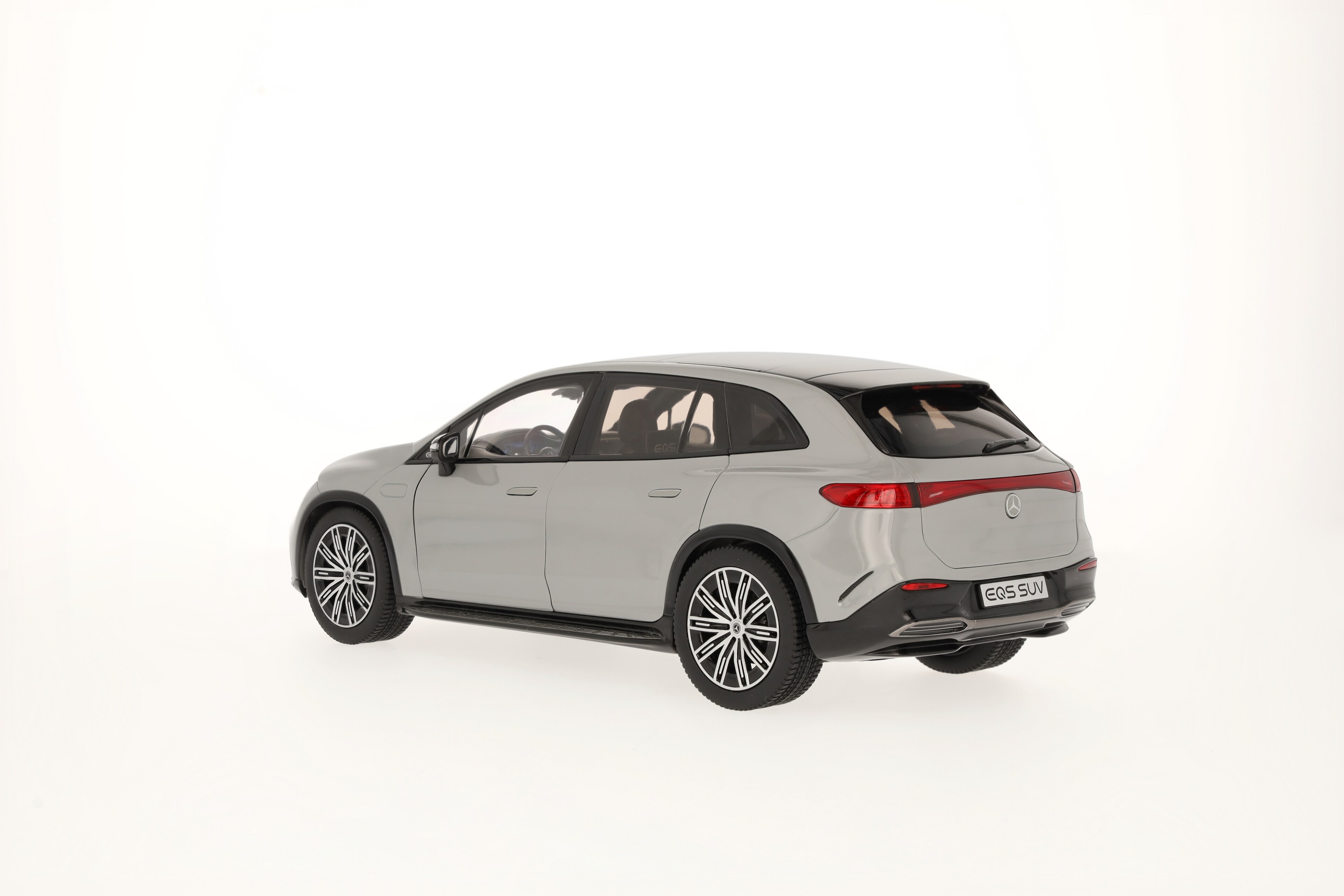 EQS SUV, AMG Line, X296 MANUFAKTUR alpingrau uni, NZG, 1:18