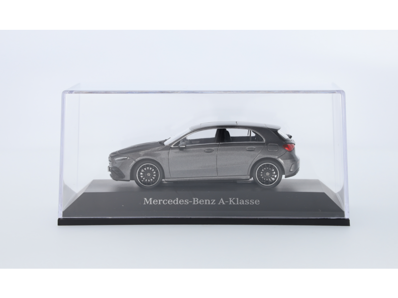 A-Klasse, Kompaktlimousine, AMG Line, W177 mountaingrau, Minimax, 1:43 A-Klasse, Kompaktlimousine, AMG Line, W177 mountaingrau, Minimax, 1:43