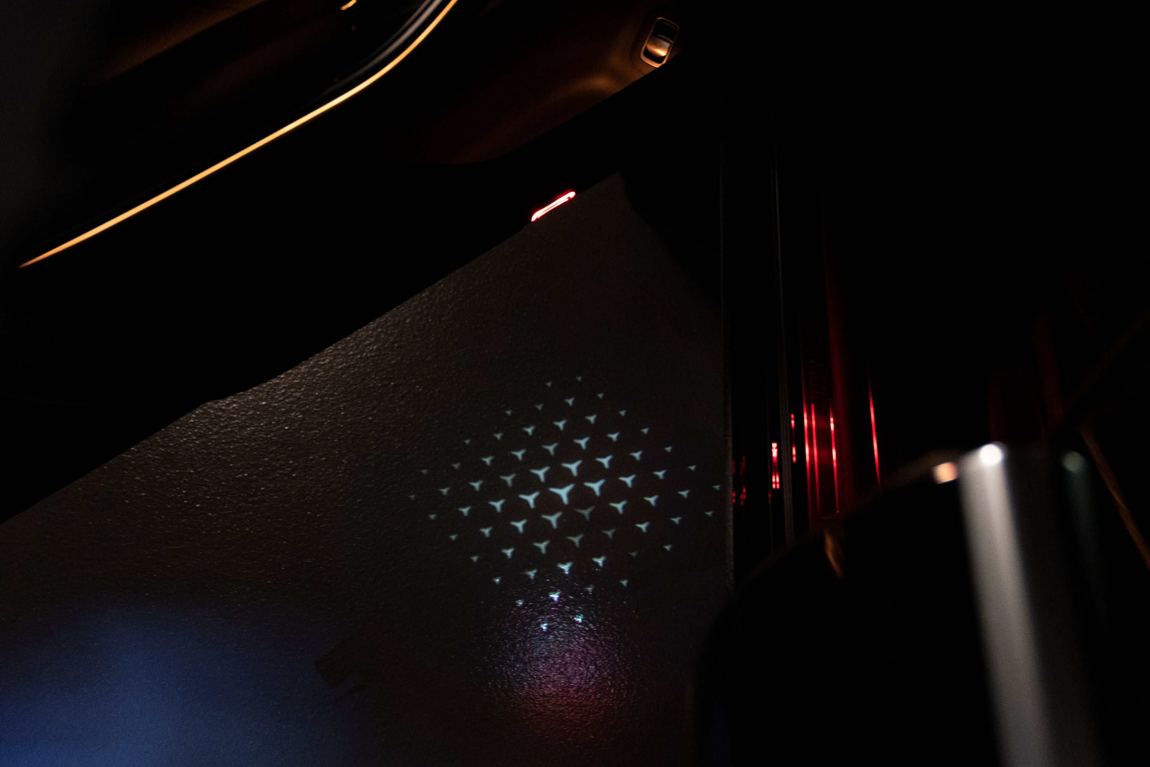 Mercedes-Benz - LCD projector LCD projector