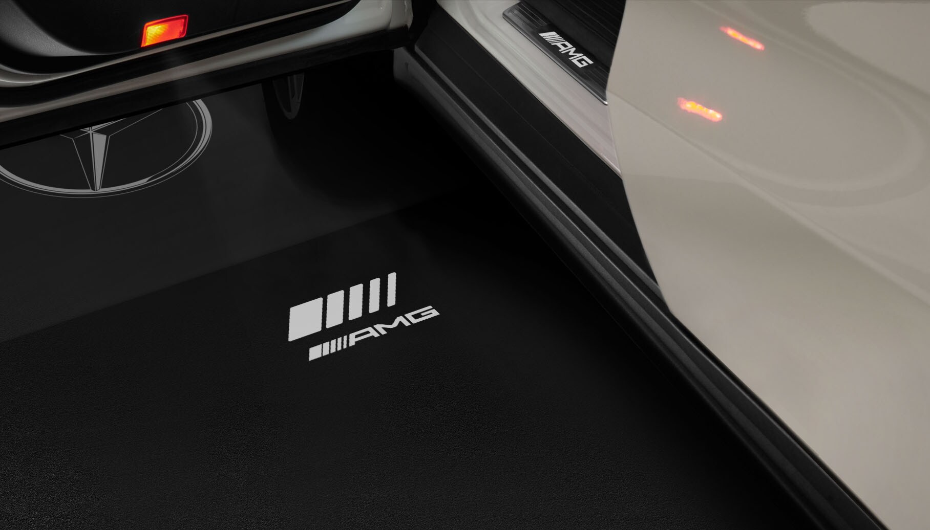 Mercedes-Benz - LCD-Projektor, mit animiertem AMG Pattern