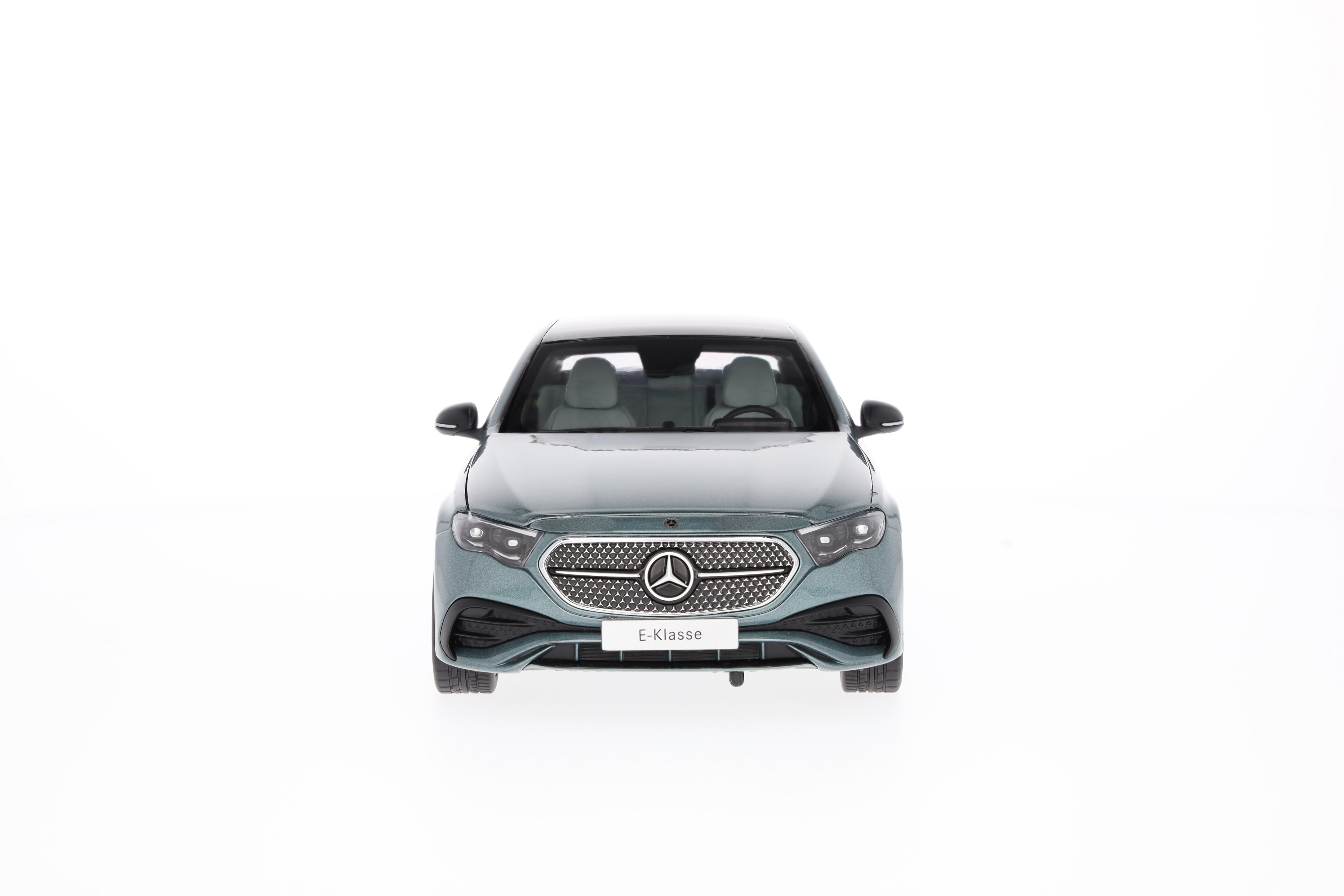 Mercedes-Benz - E-Klasse, Limousine, AMG Line, W214 verdesilber, 1:18