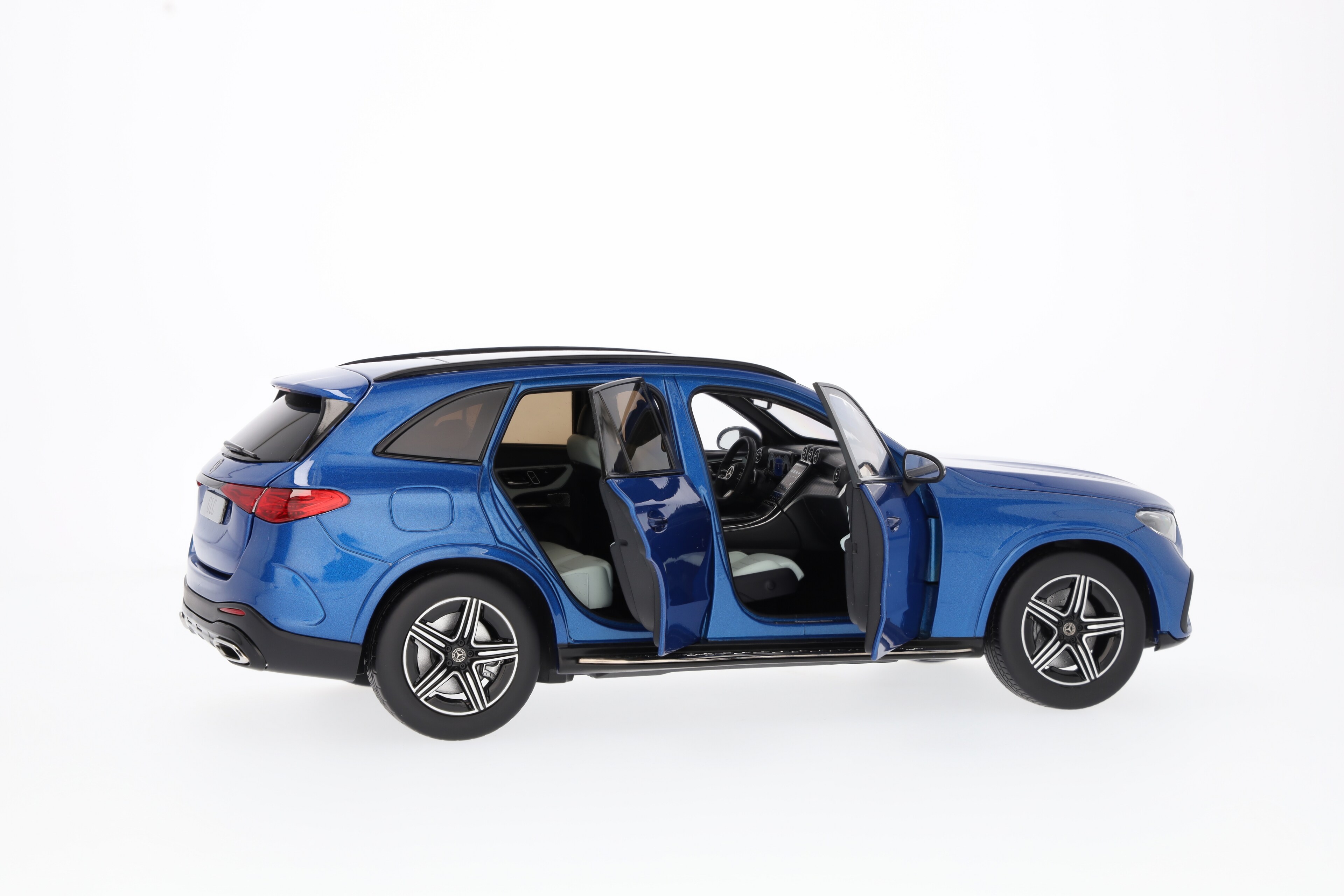 GLC, AMG Line, X254 spektralblau, 1:18