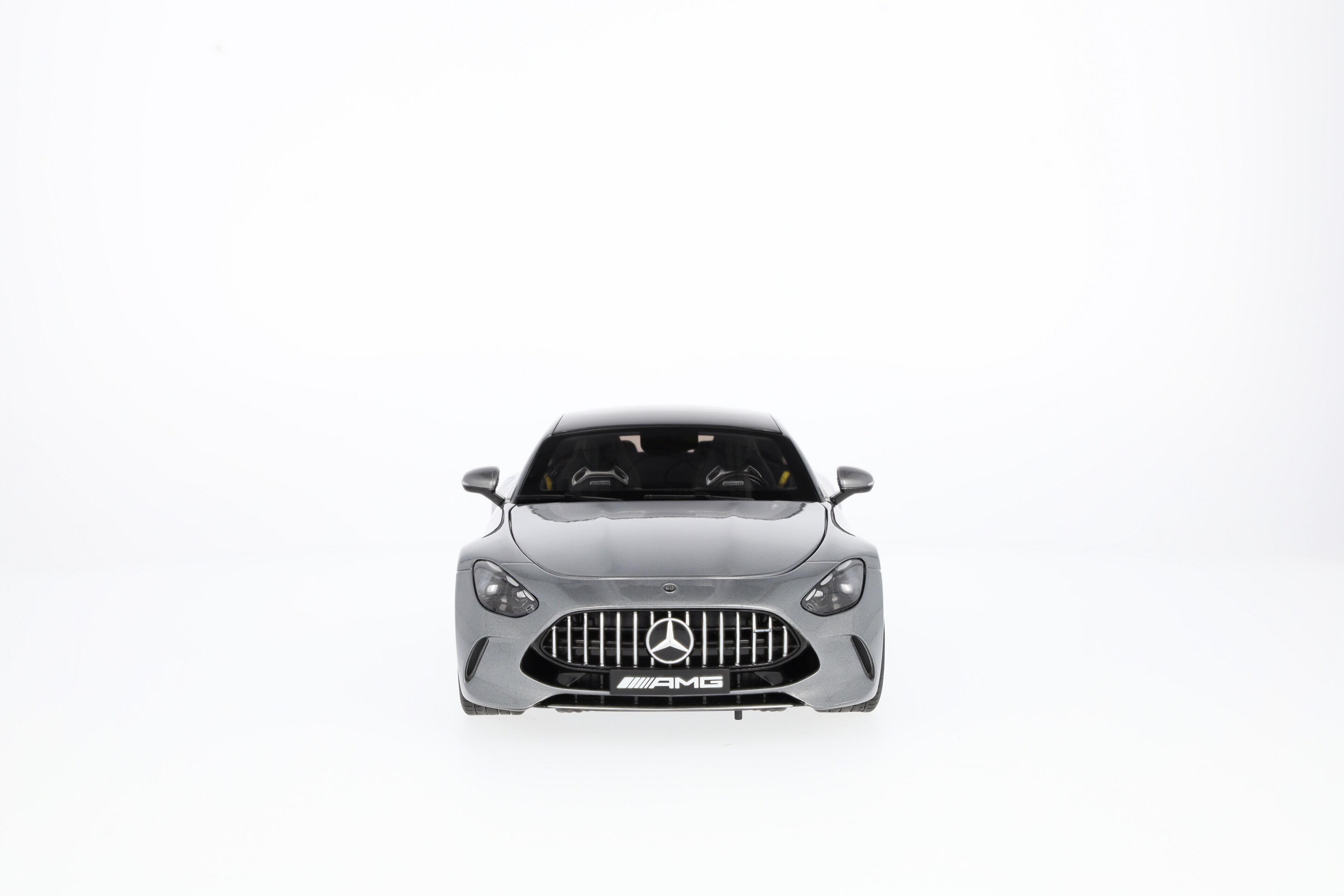 Mercedes-Benz -  Mercedes-AMG GT 63, C192 selenitgrau, 1:18