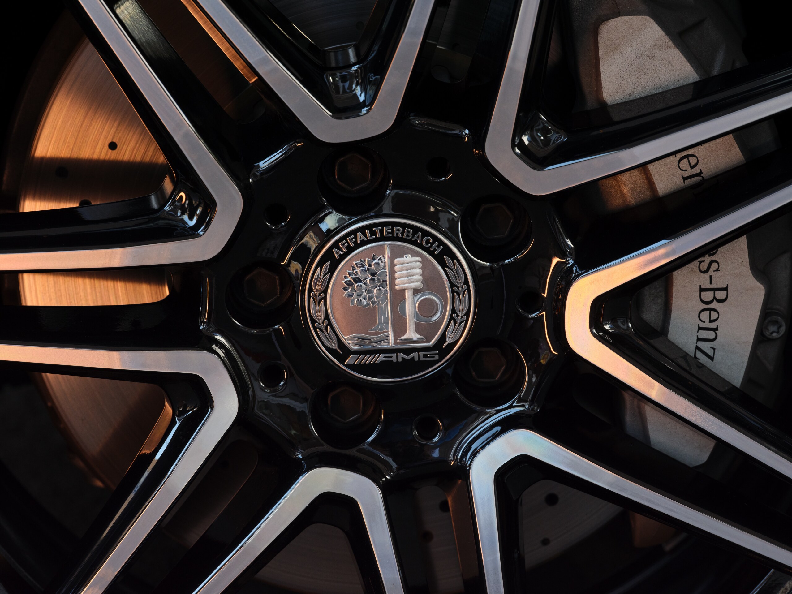 Mercedes-Benz - AMG Radnabenabdeckung, mit AMG Wappen silberfarben / schwarz