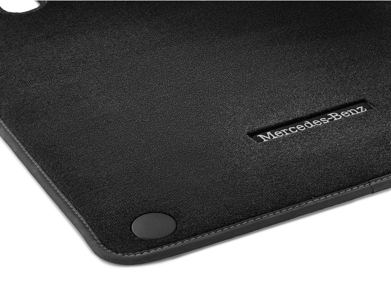 Mercedes-Benz - FUSSMATTE Teilenummer A24768049067C70 A24768049067C70