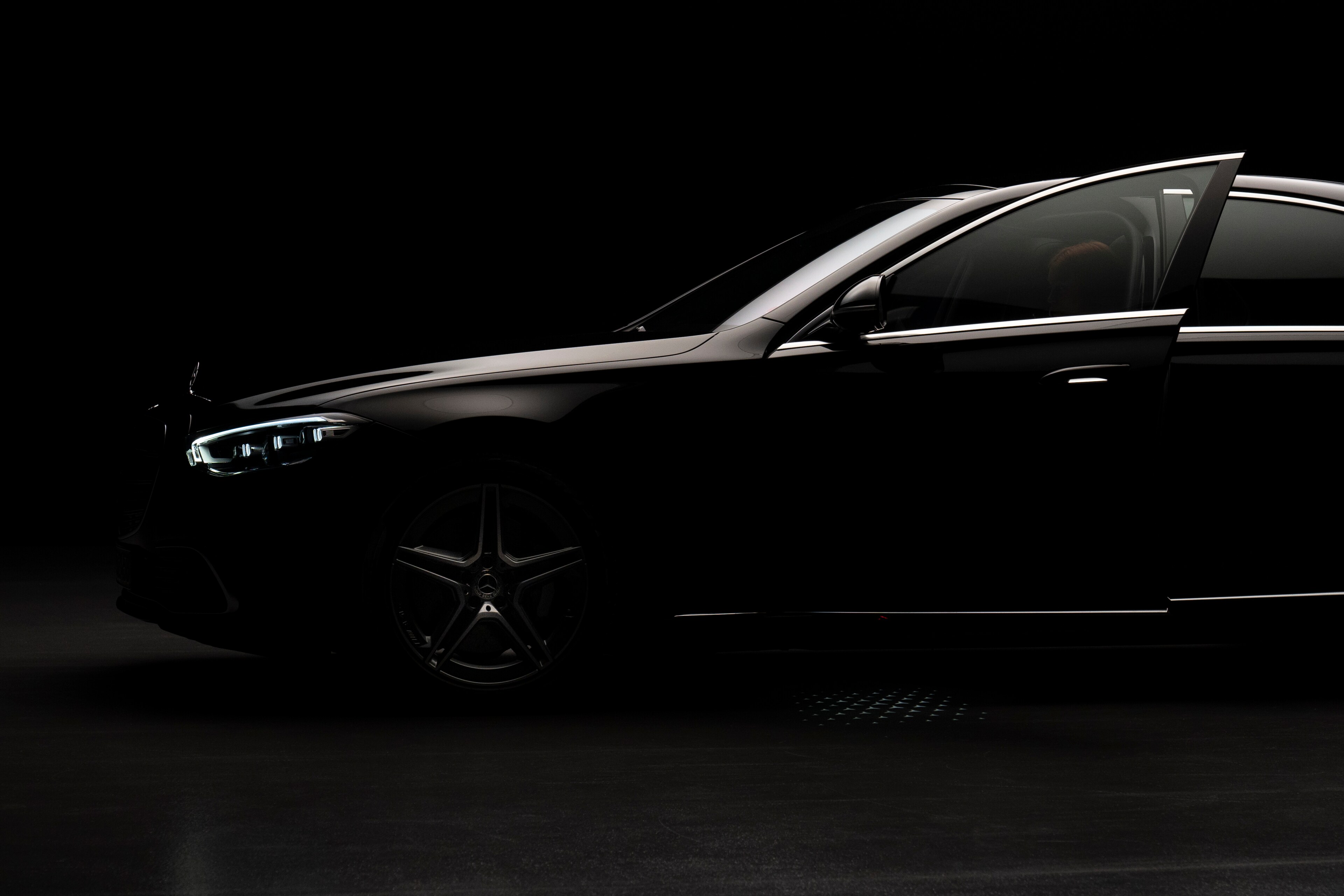 Mercedes-Benz - LCD projector LCD projector