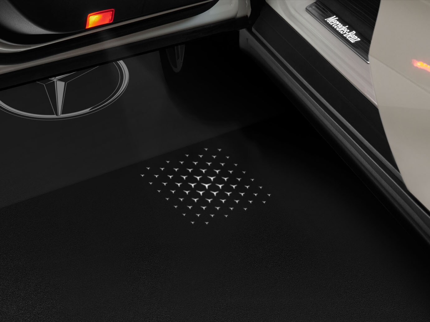 Mercedes-Benz - Adapter, für LCD Projektor, mit animiertem Markenpattern