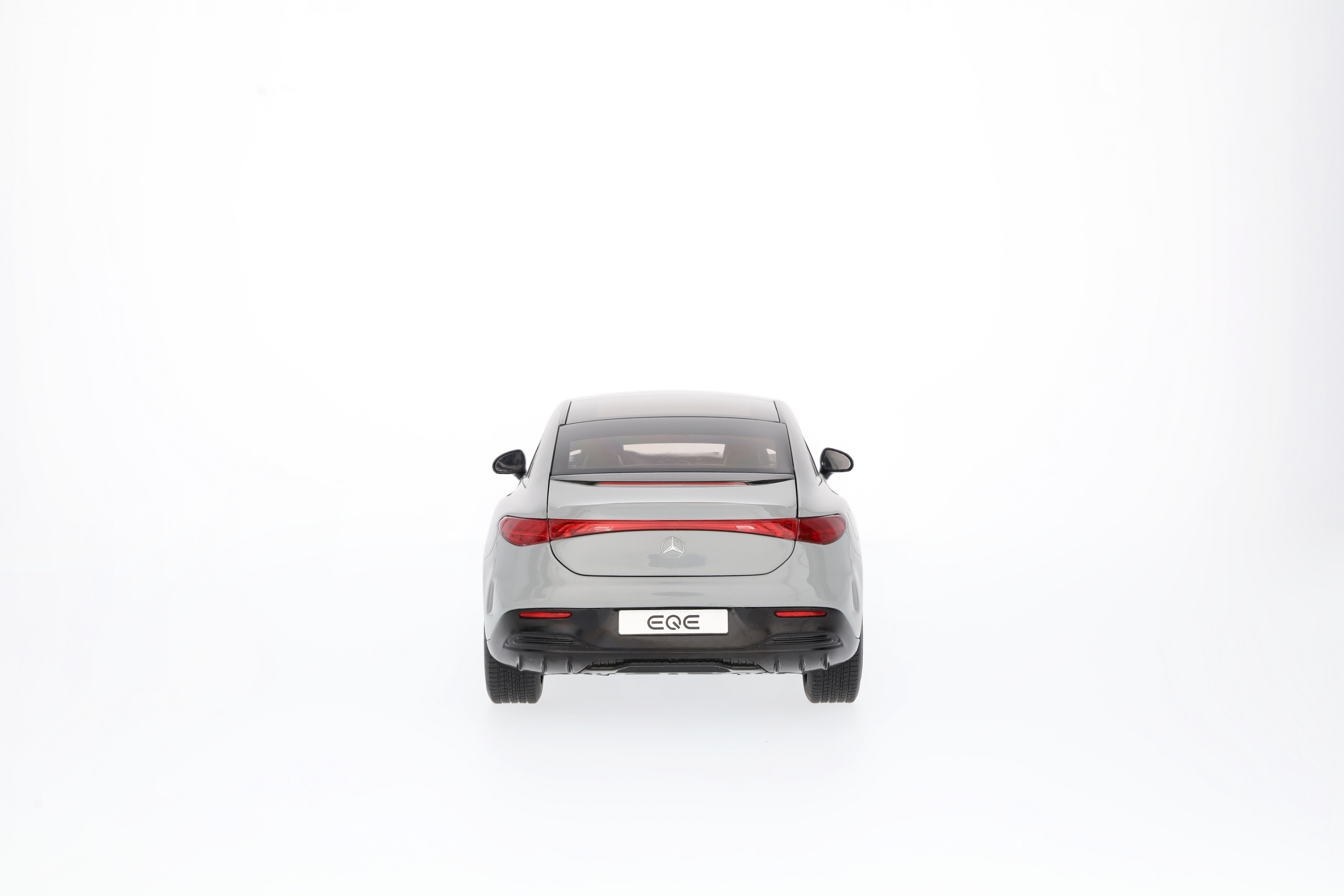 EQE, Limousine, AMG Line, V295 MANUFAKTUR alpingrau uni, NZG, 1:18