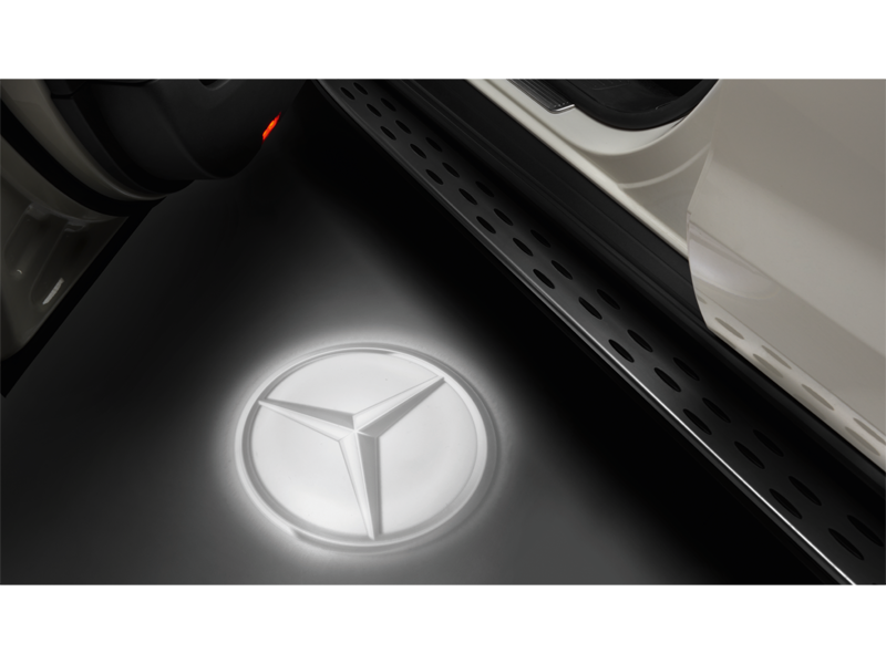 Logo-Projektor / Einstiegsbeleuchtung Mercedes in Bayern - Unteregg, Tuning & Styling Anzeigen
